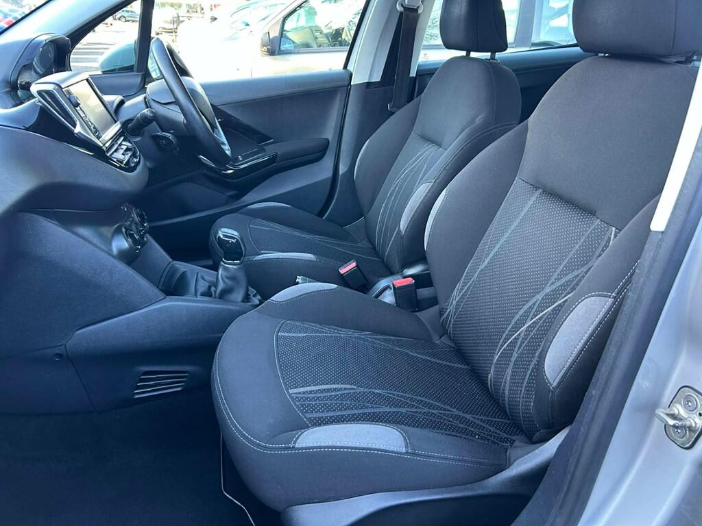 Peugeot 208 view 20
