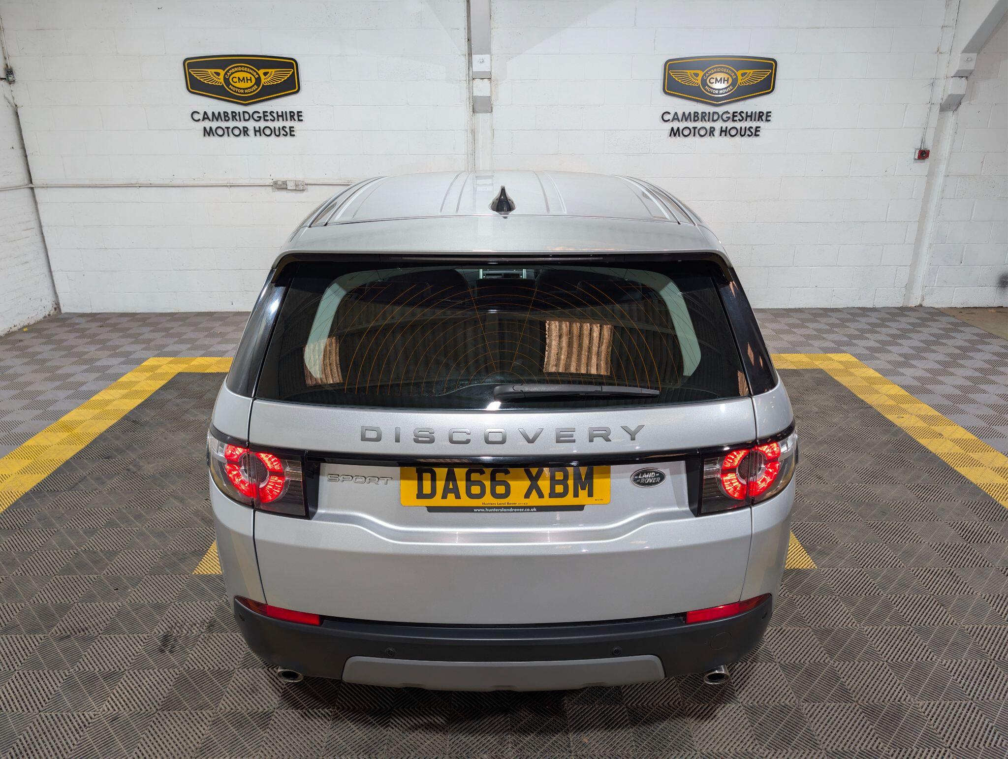 Land Rover Discovery Sport view 81