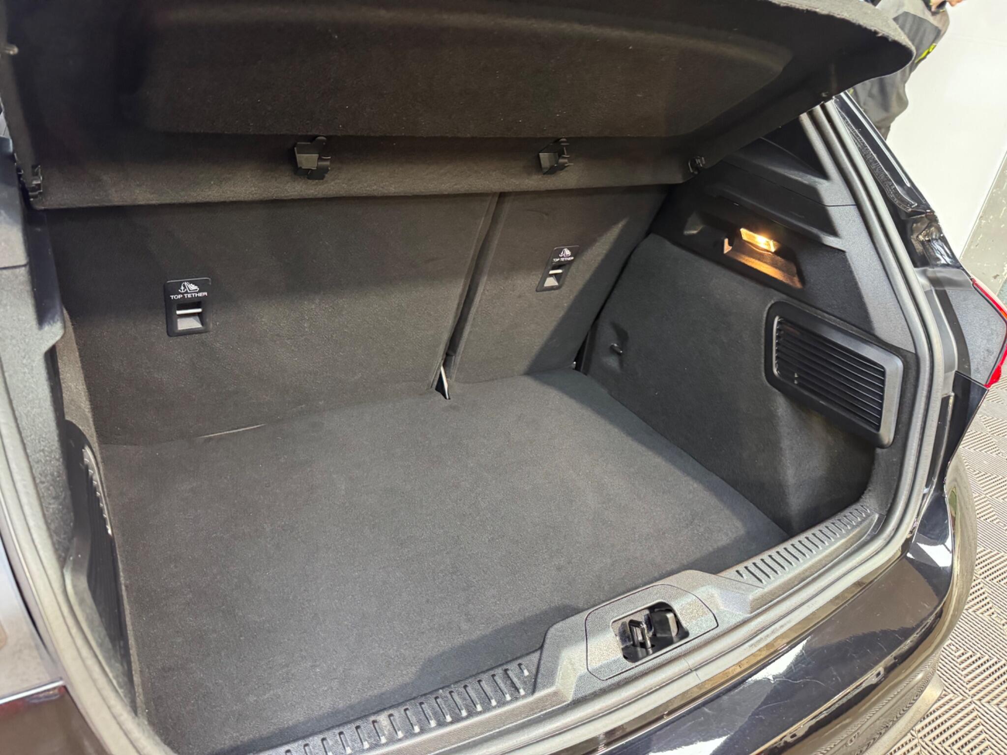 Ford Focus view 12