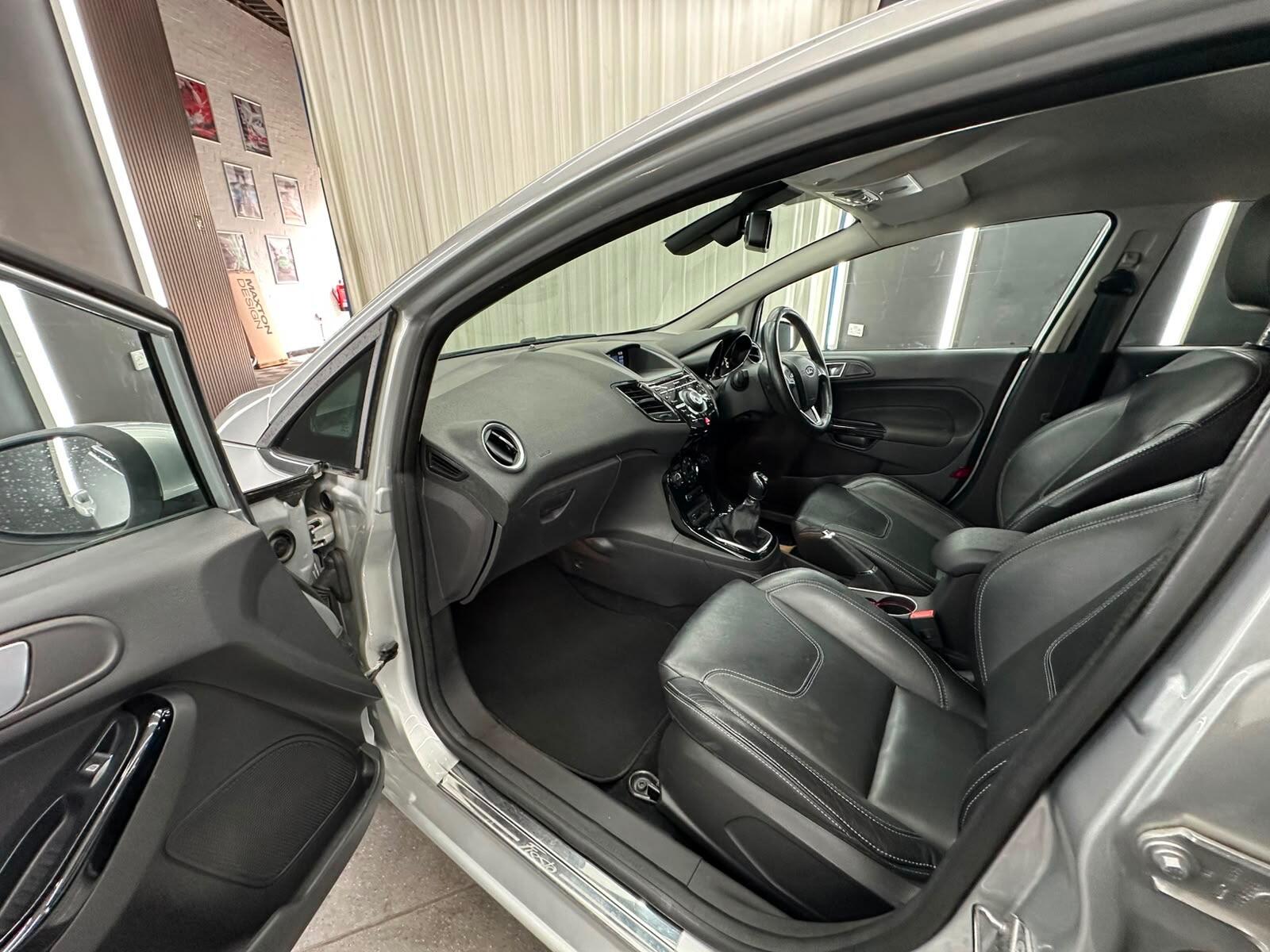 Ford Fiesta view 27