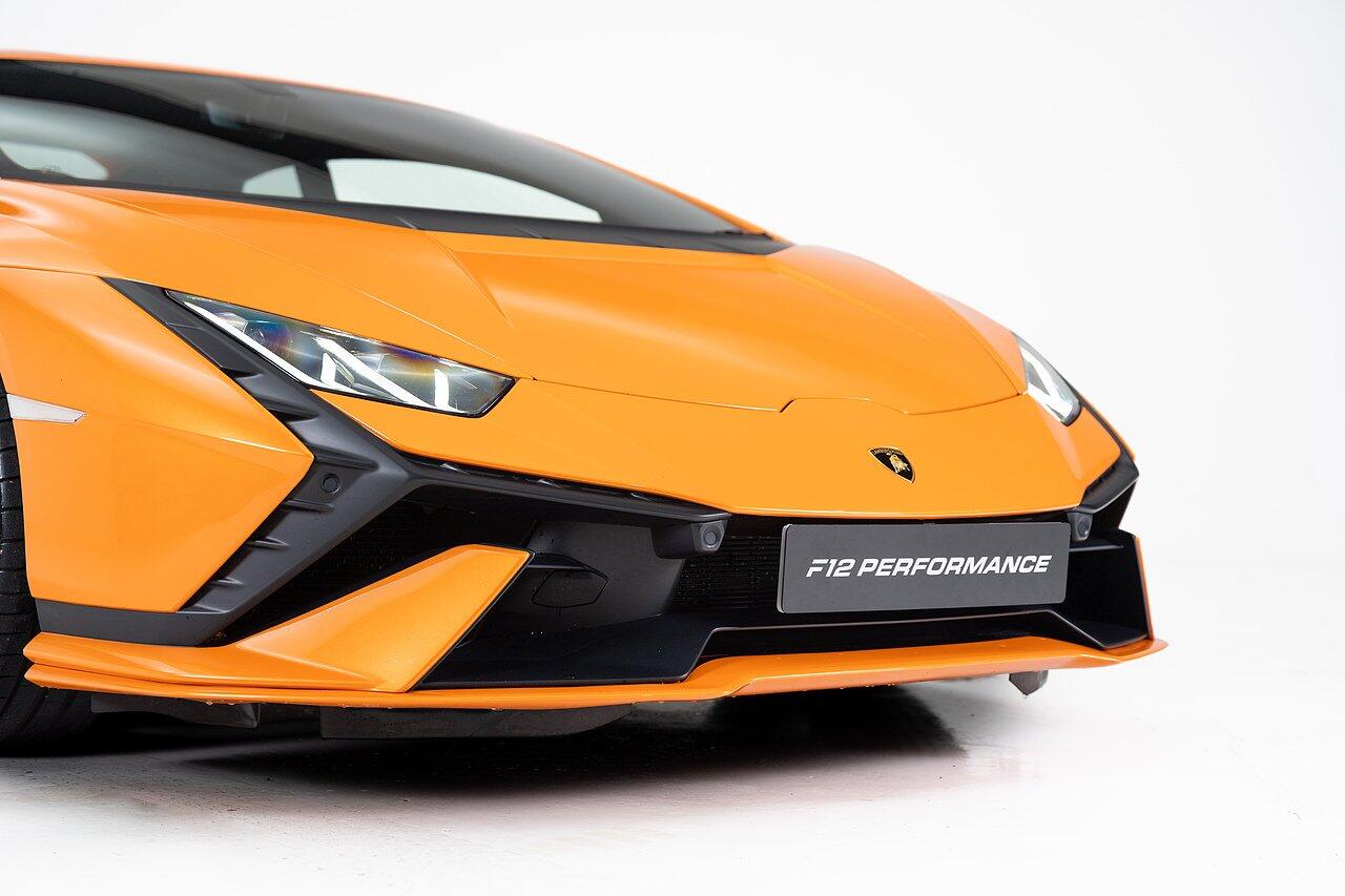 Lamborghini Huracan view 27