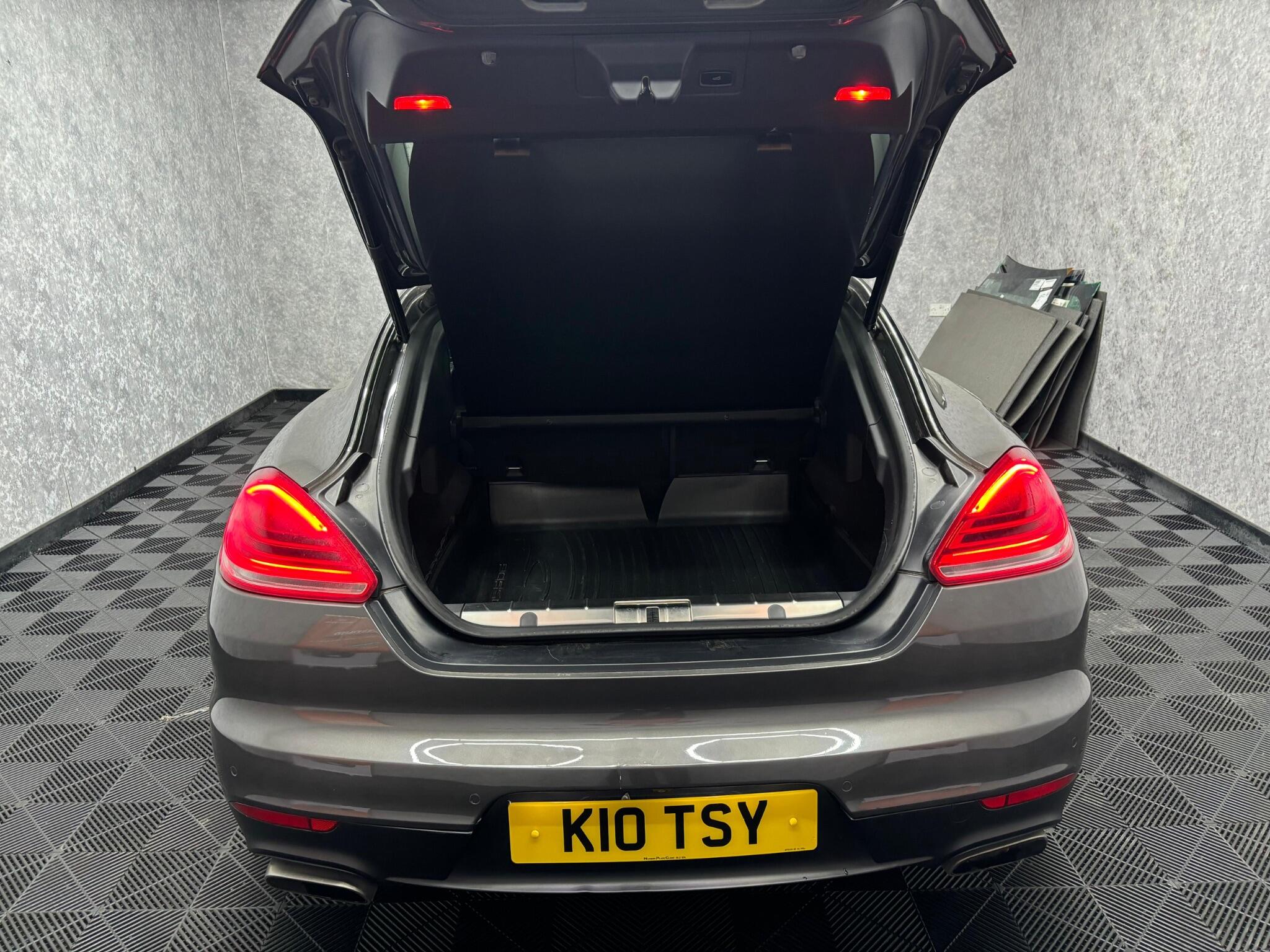 Porsche Panamera view 34