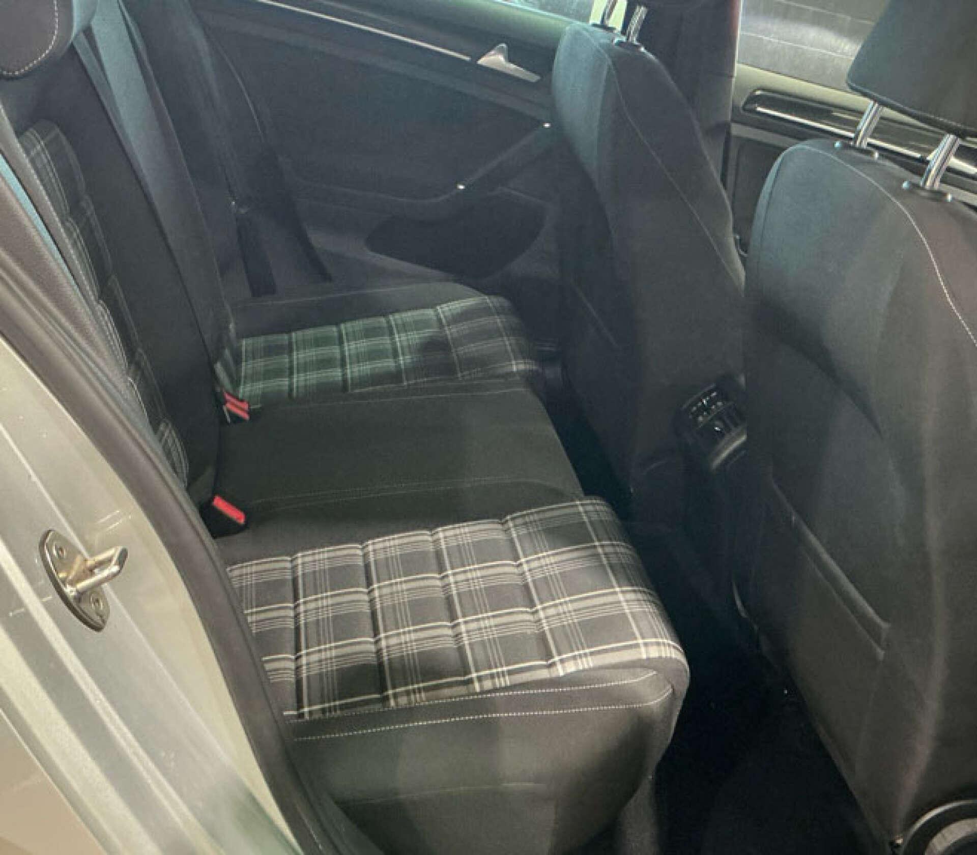 Volkswagen Golf view 5