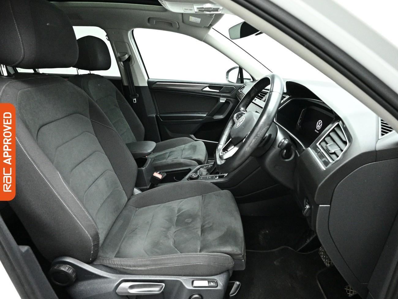 Volkswagen Tiguan Allspace view 12