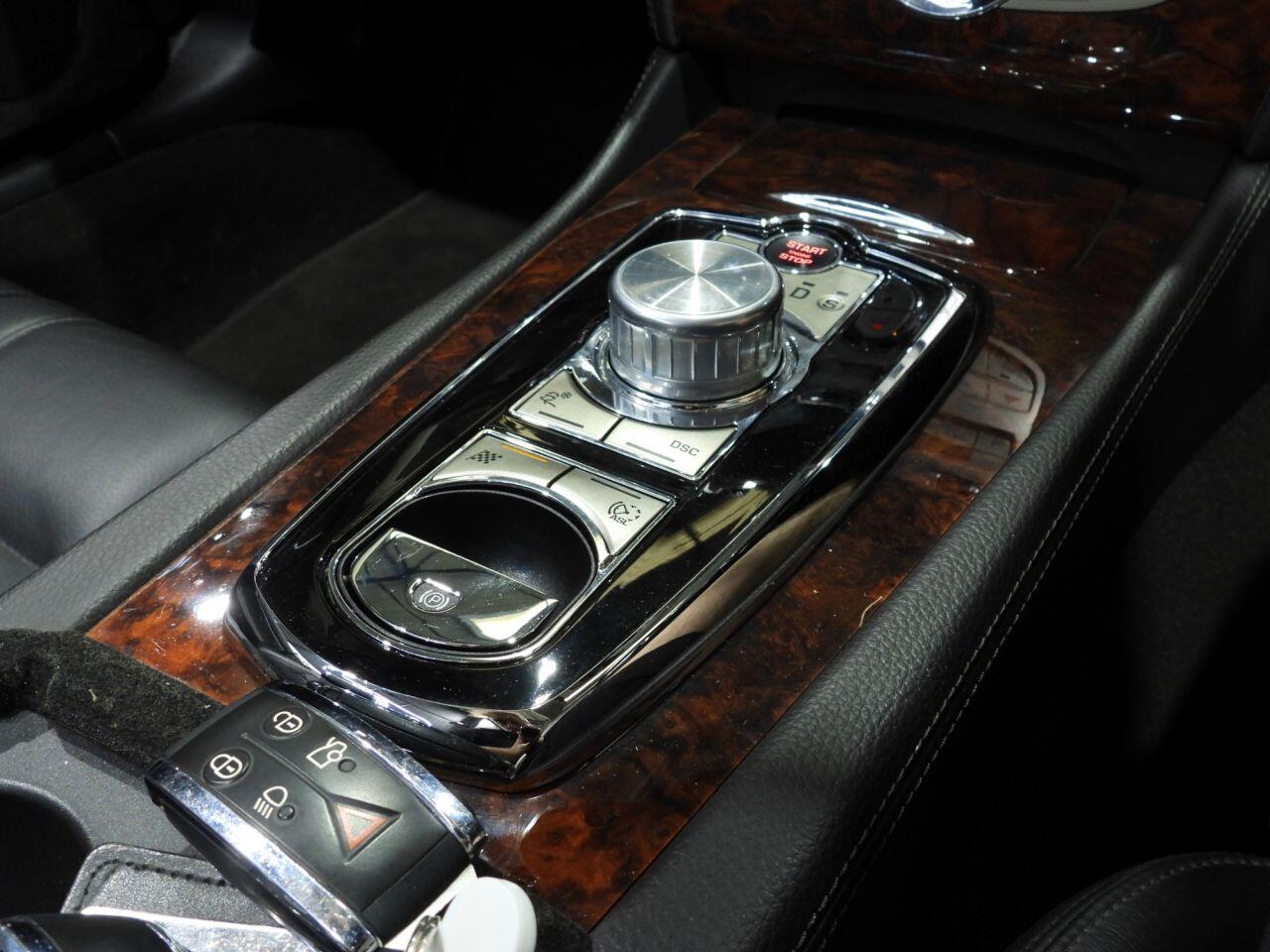 Jaguar XK view 52