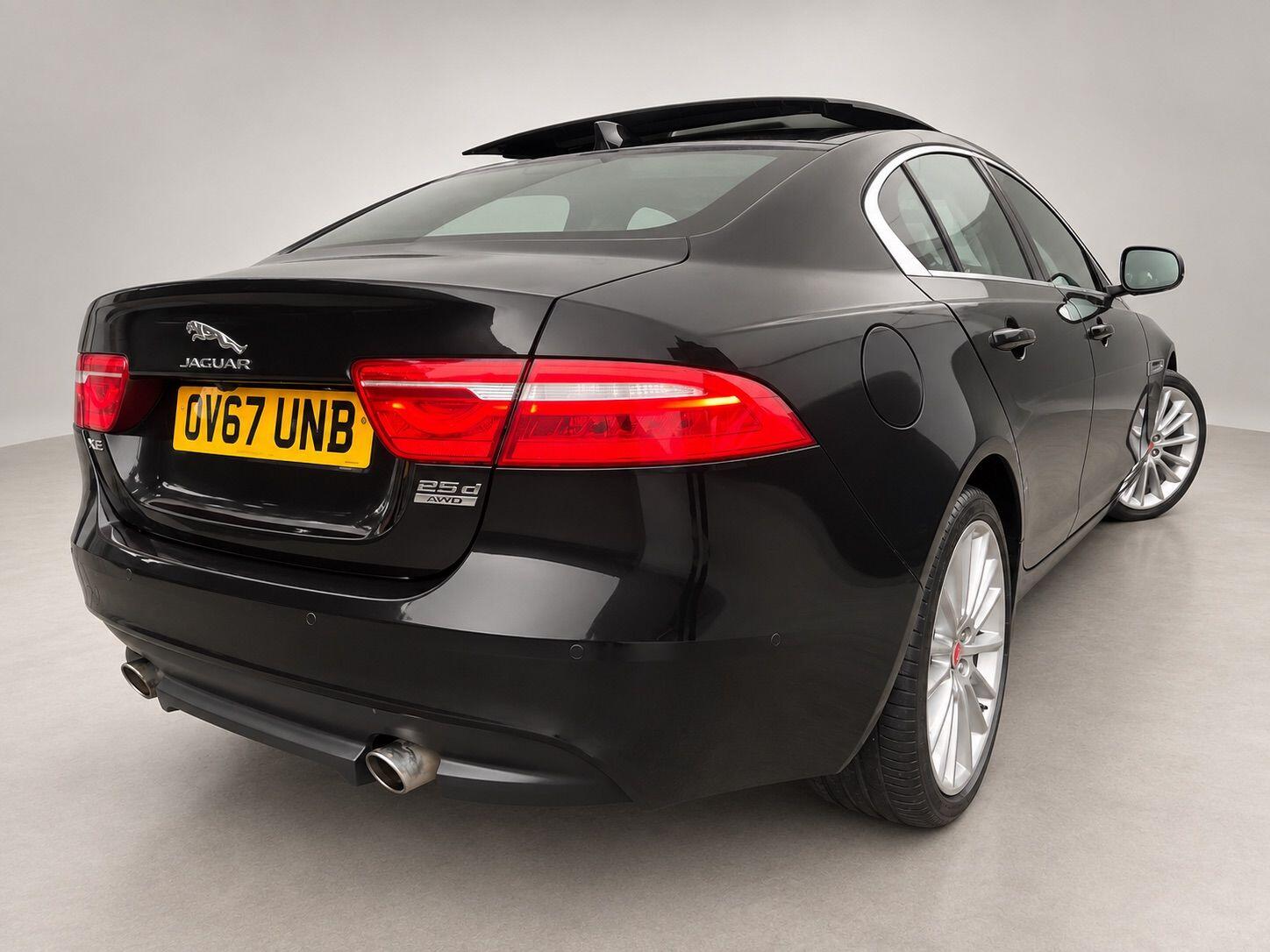 Jaguar Xe view 13