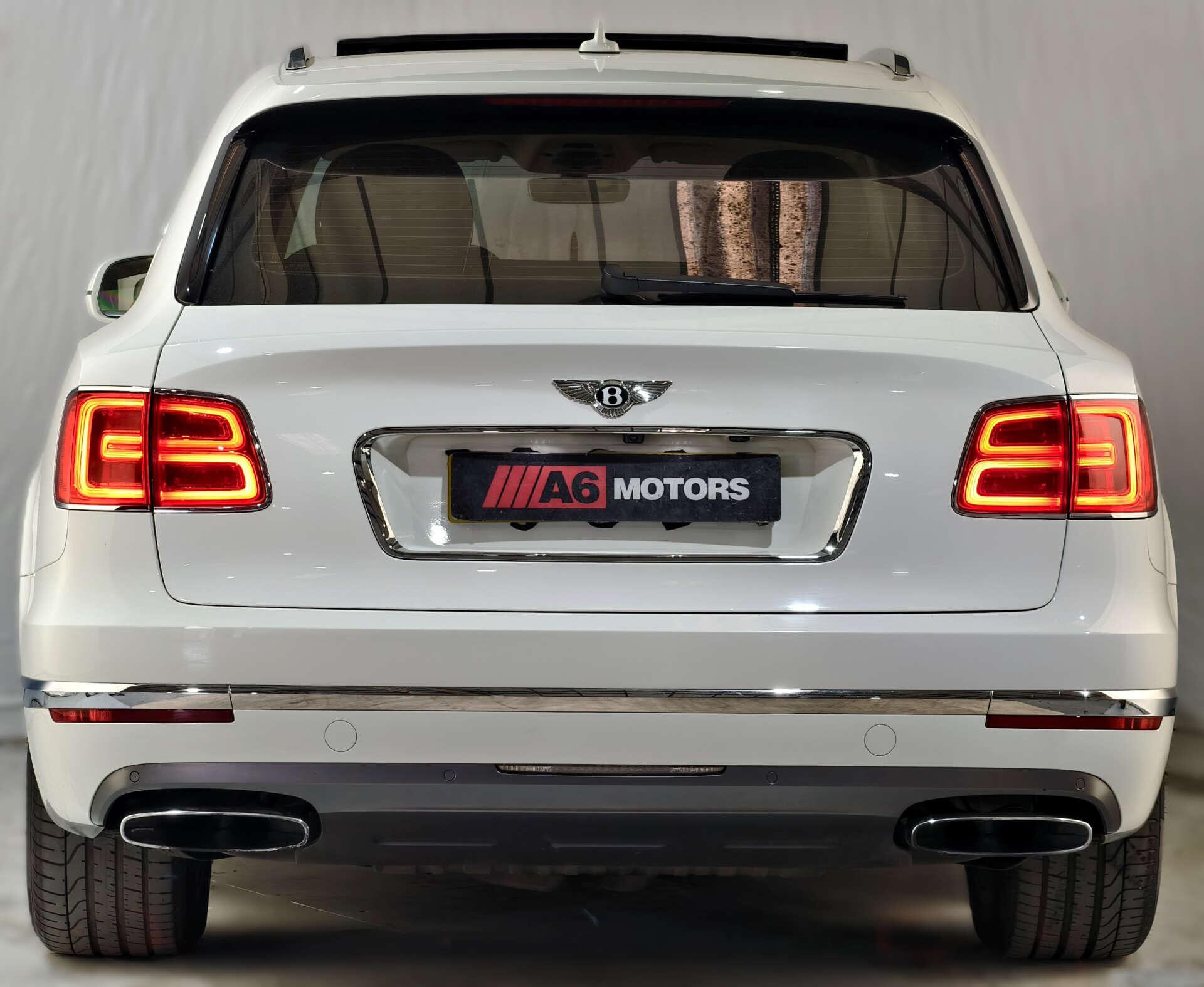 Bentley Bentayga view 17
