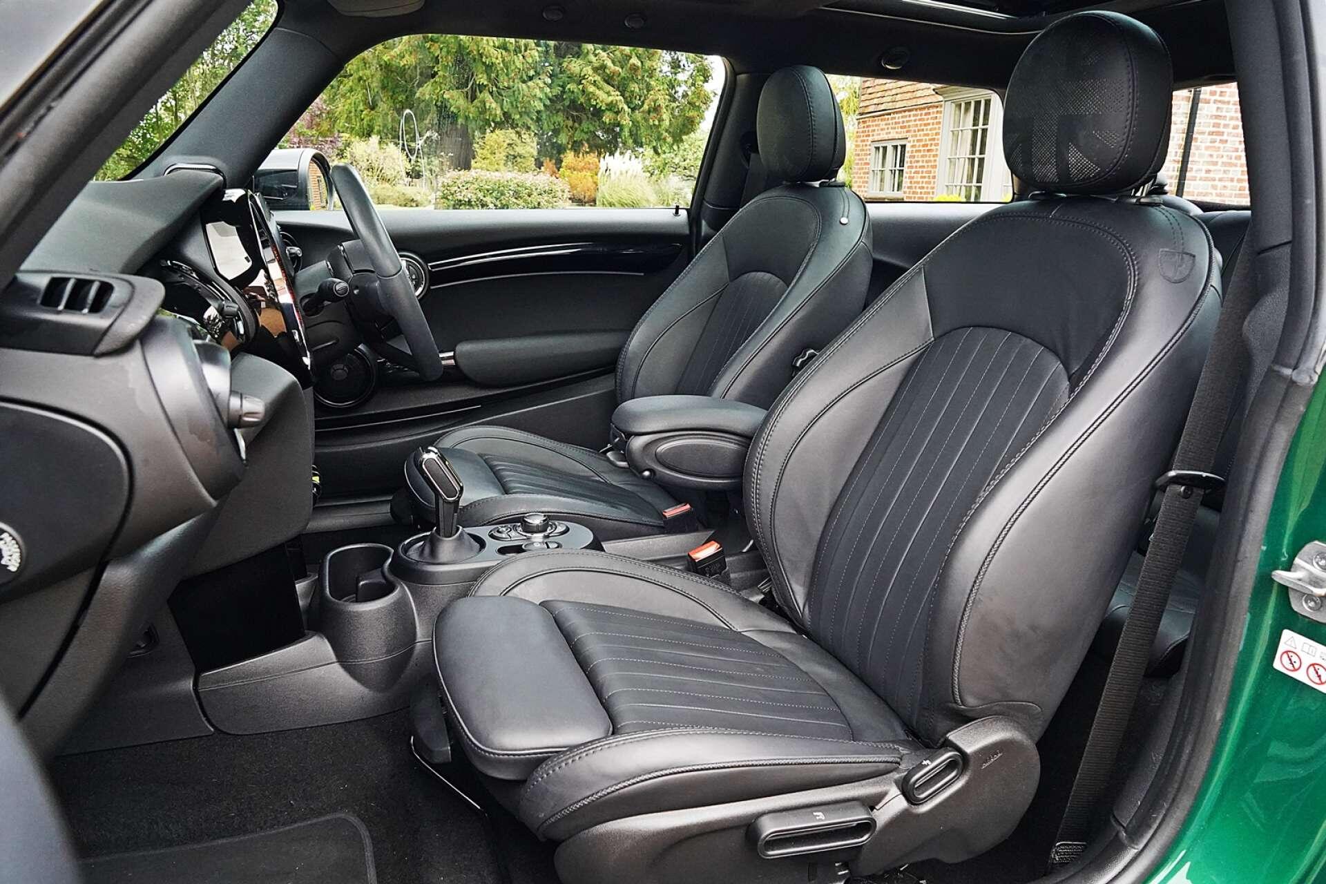 Mini Hatch view 12