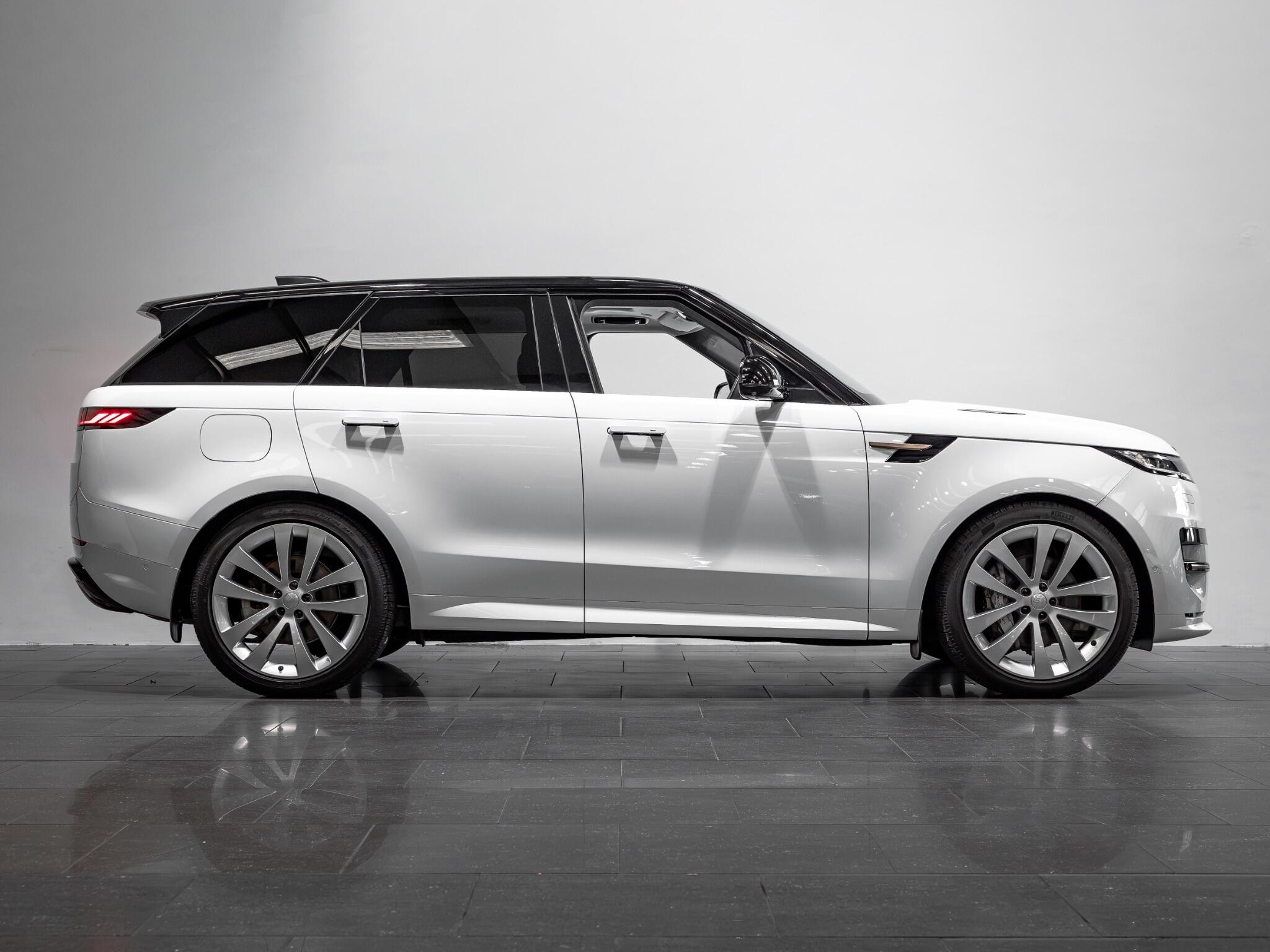 Land Rover Range Rover Sport view 5