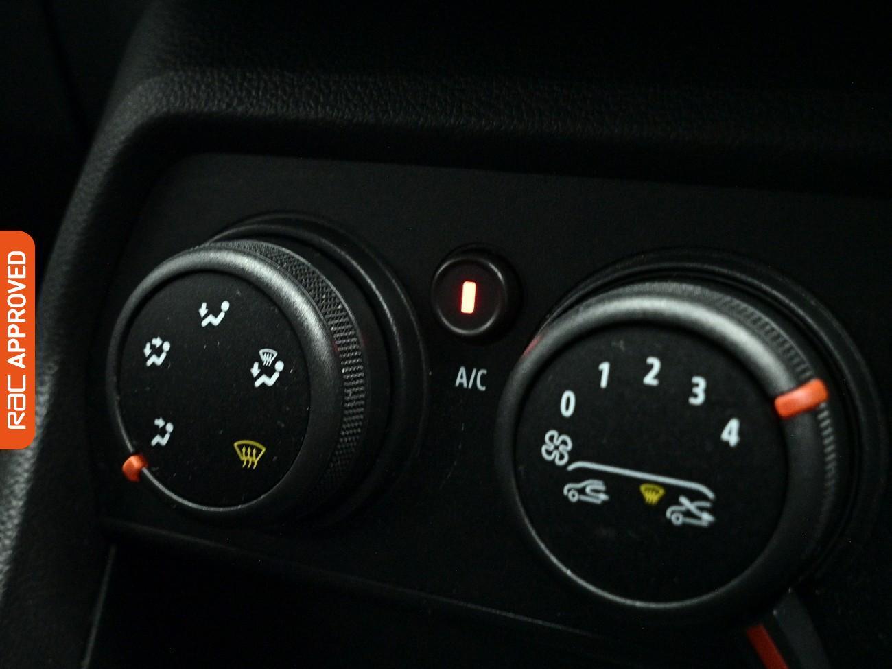 Dacia Sandero view 15