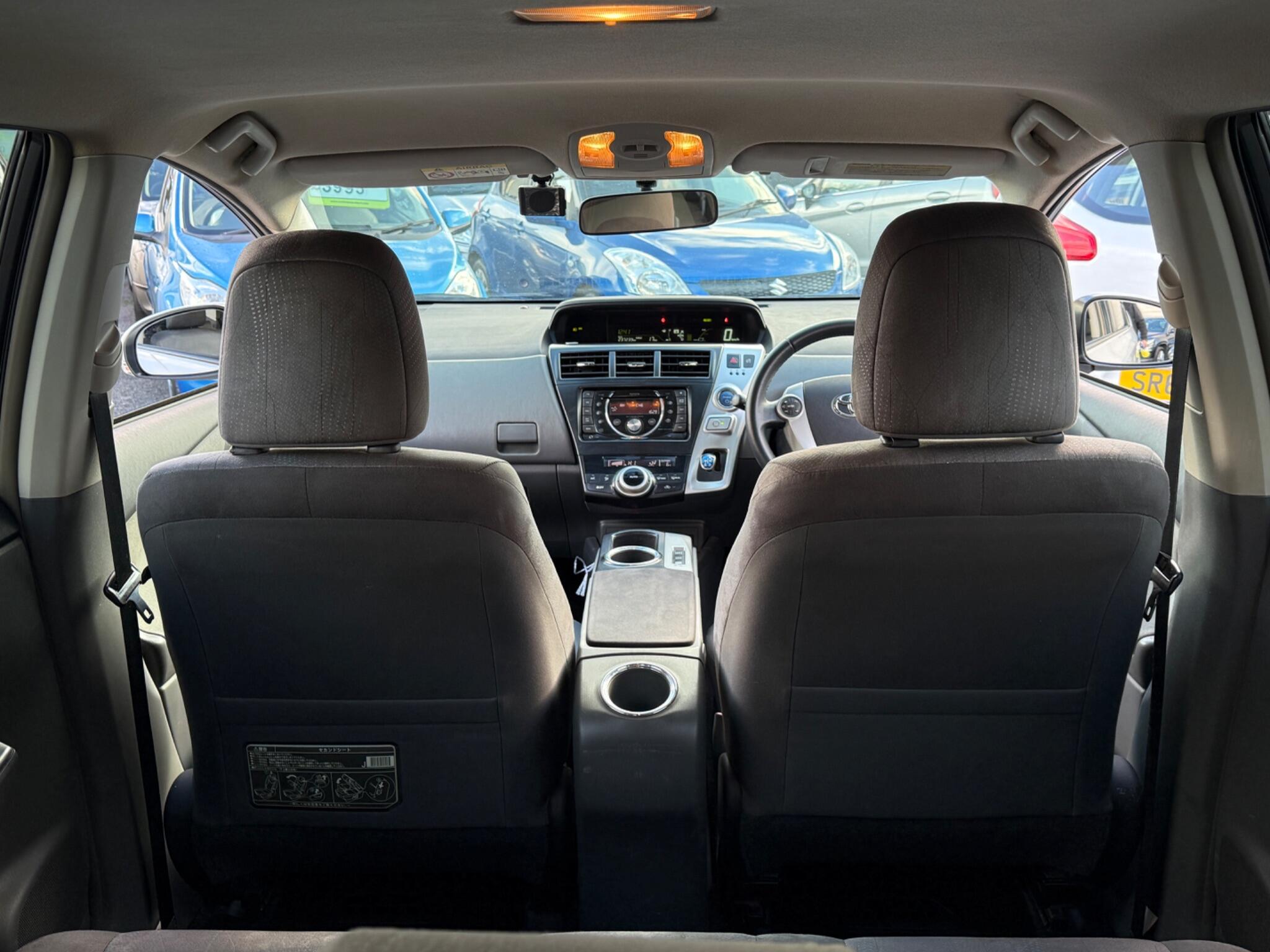 Toyota Prius+ - Image 51