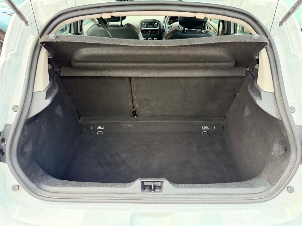 Renault Clio view 13