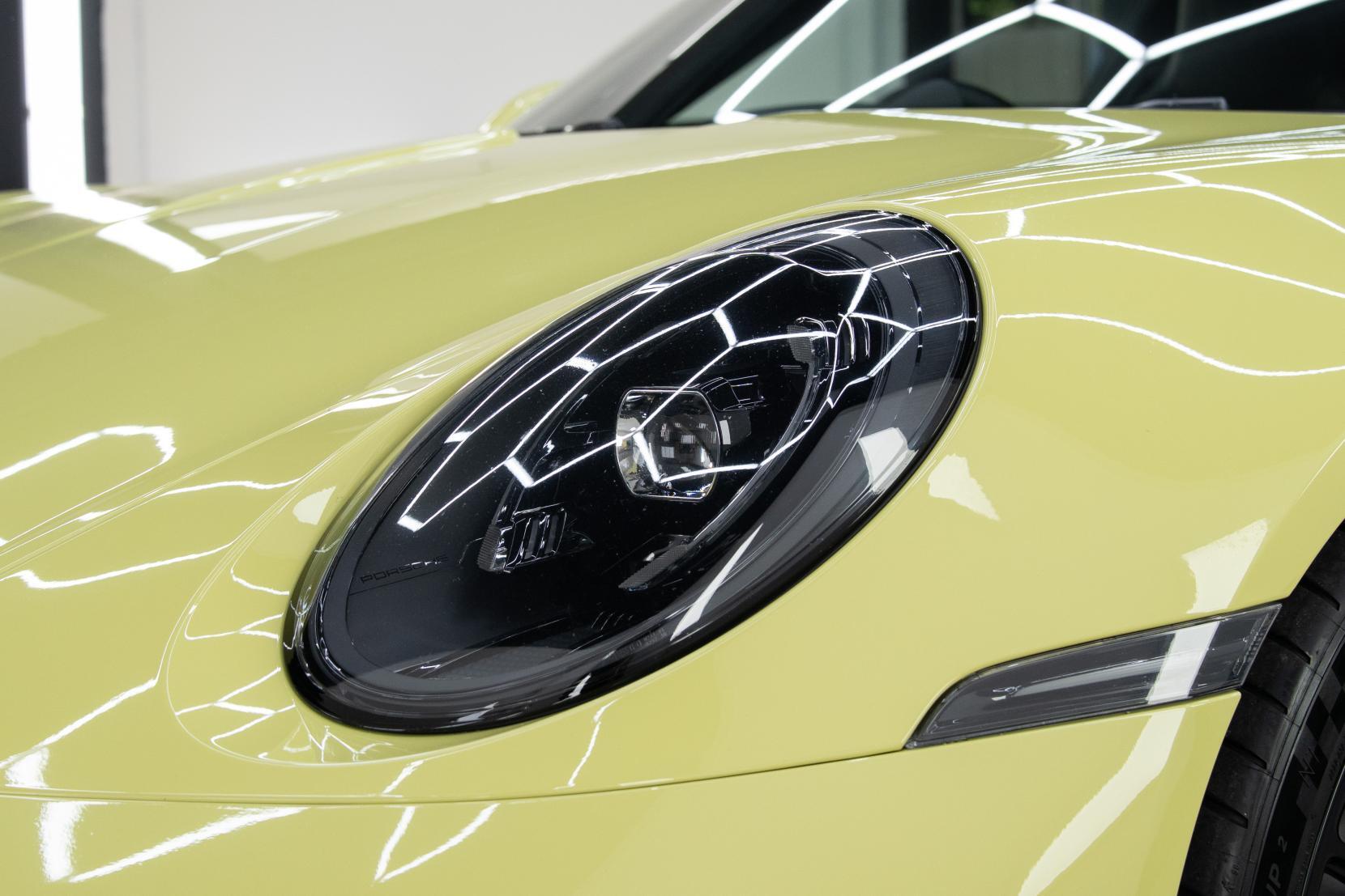 Porsche 911 view 28