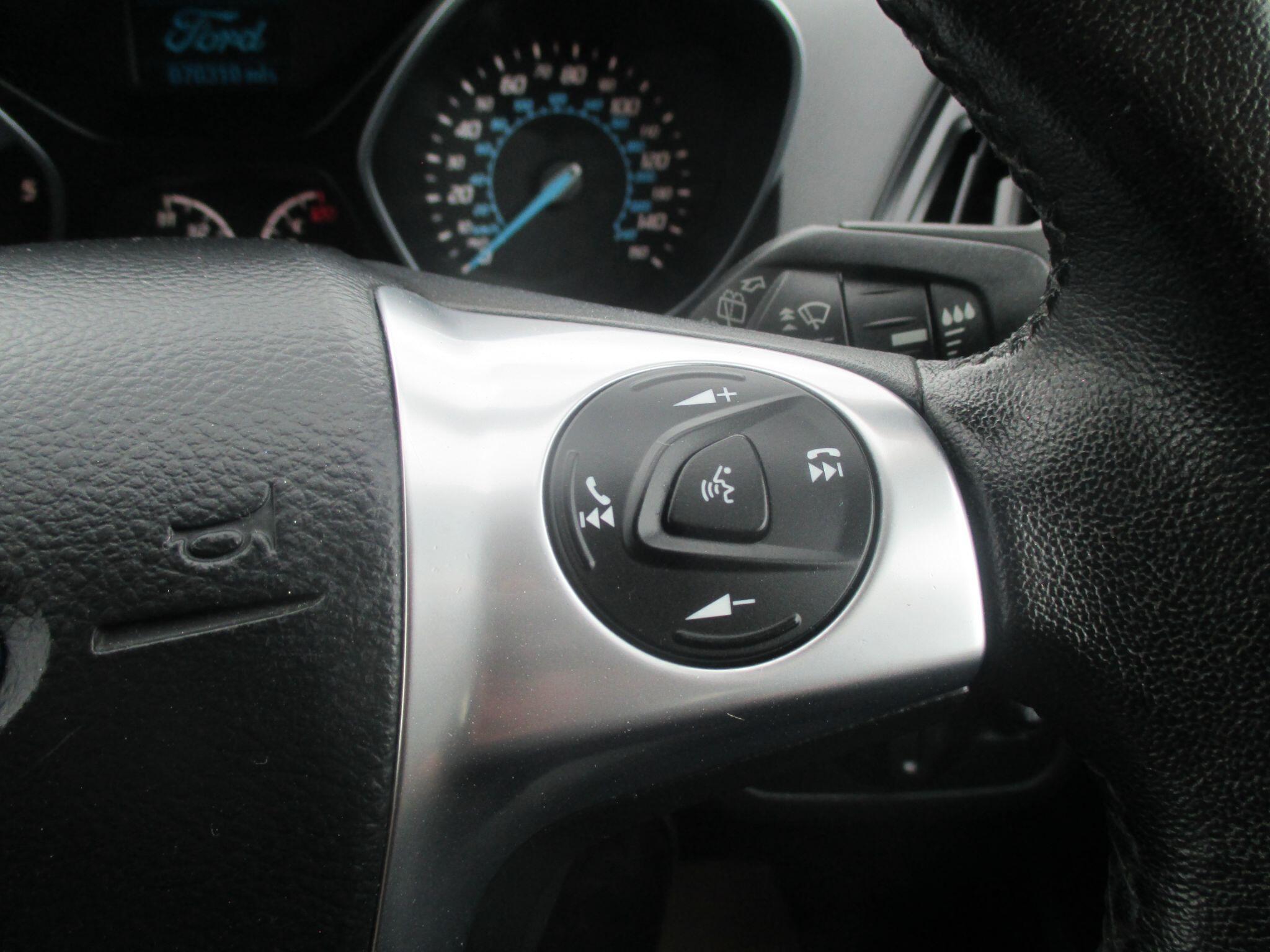 Ford Kuga view 32