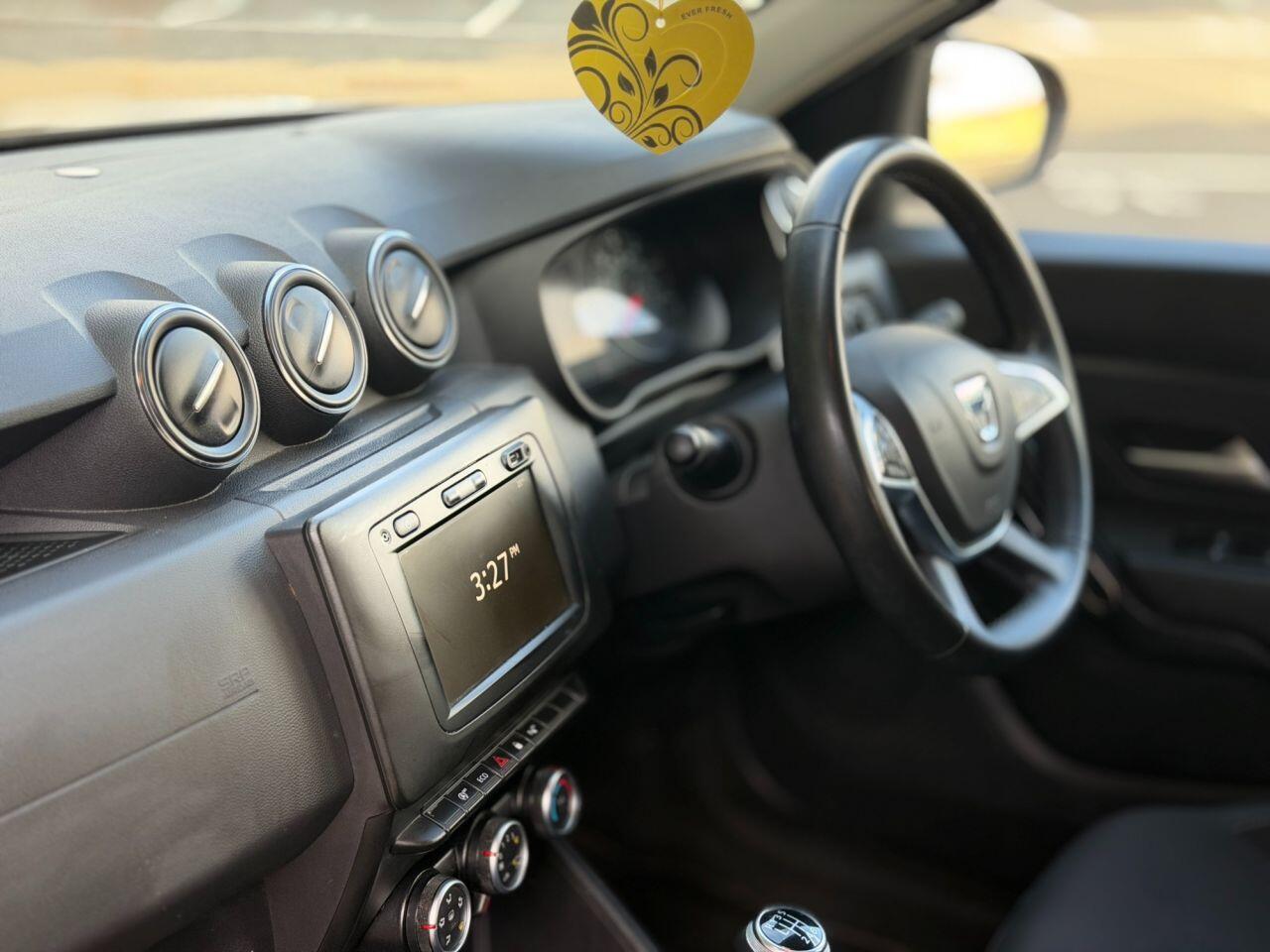 Dacia Duster view 11