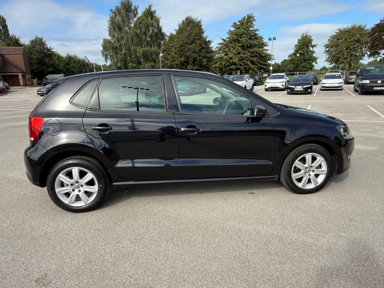 Volkswagen Polo view 4