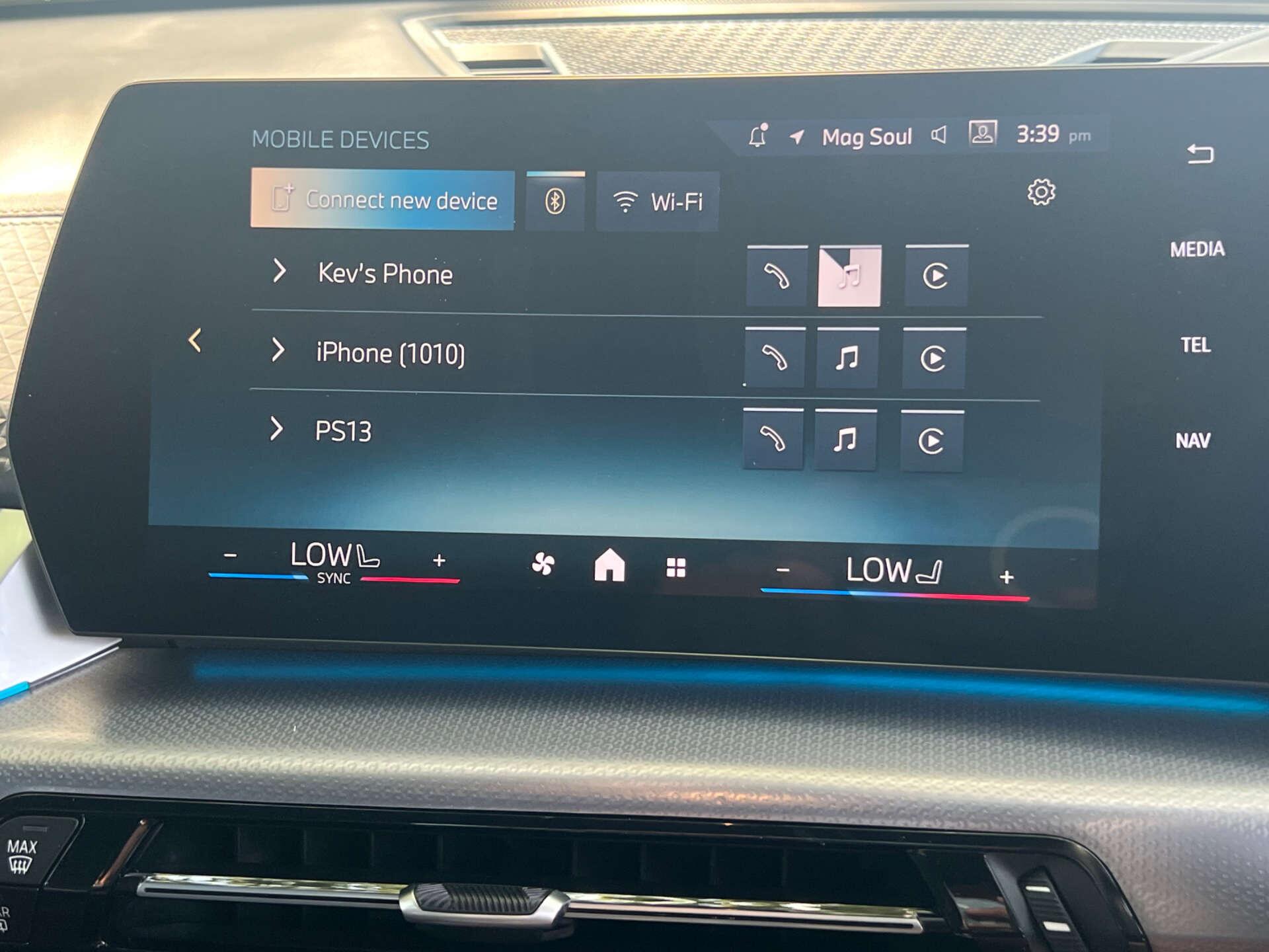 BMW Ix2 view 40