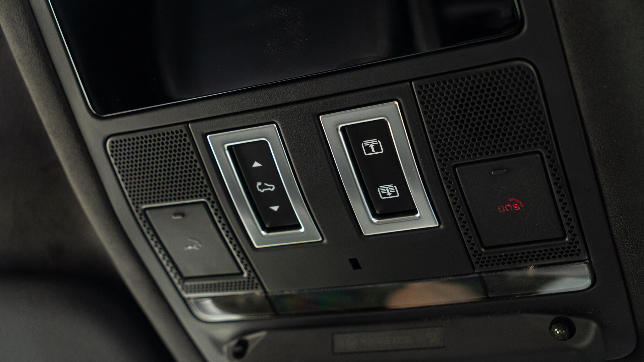 Land Rover Defender view 46