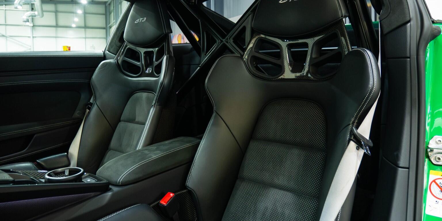 Porsche 911 view 19