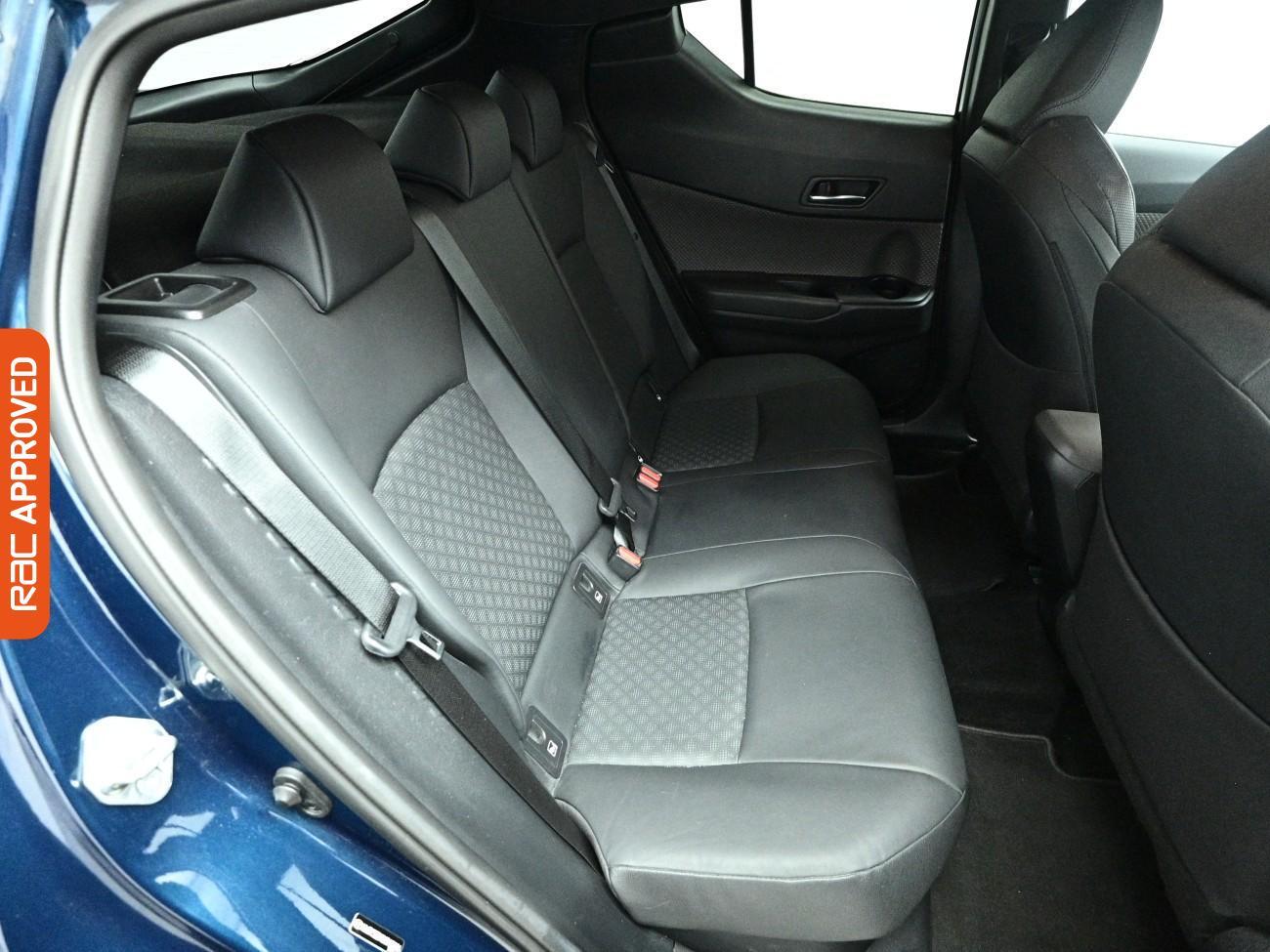 Toyota C-HR view 13