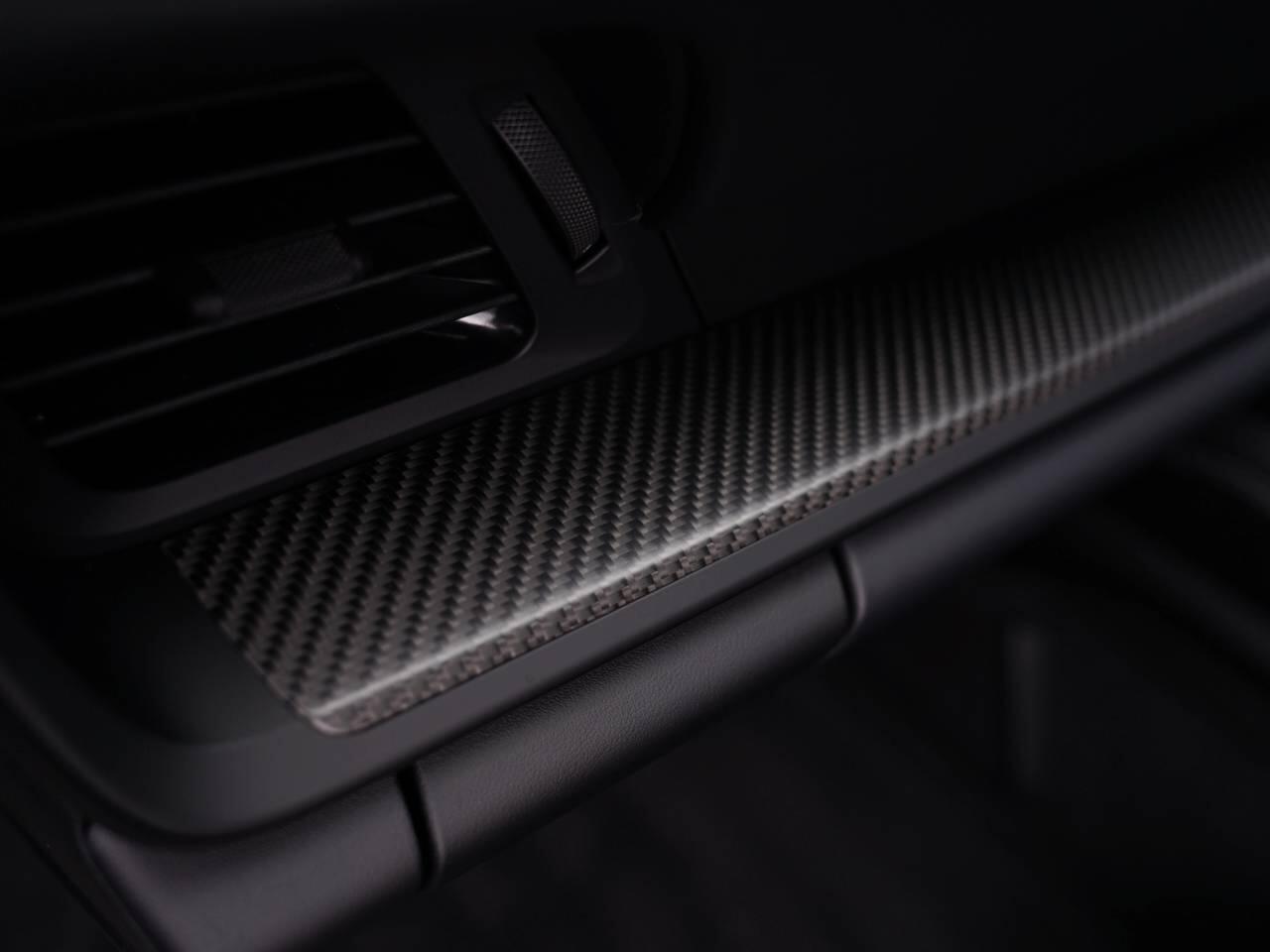 Porsche 911 view 44