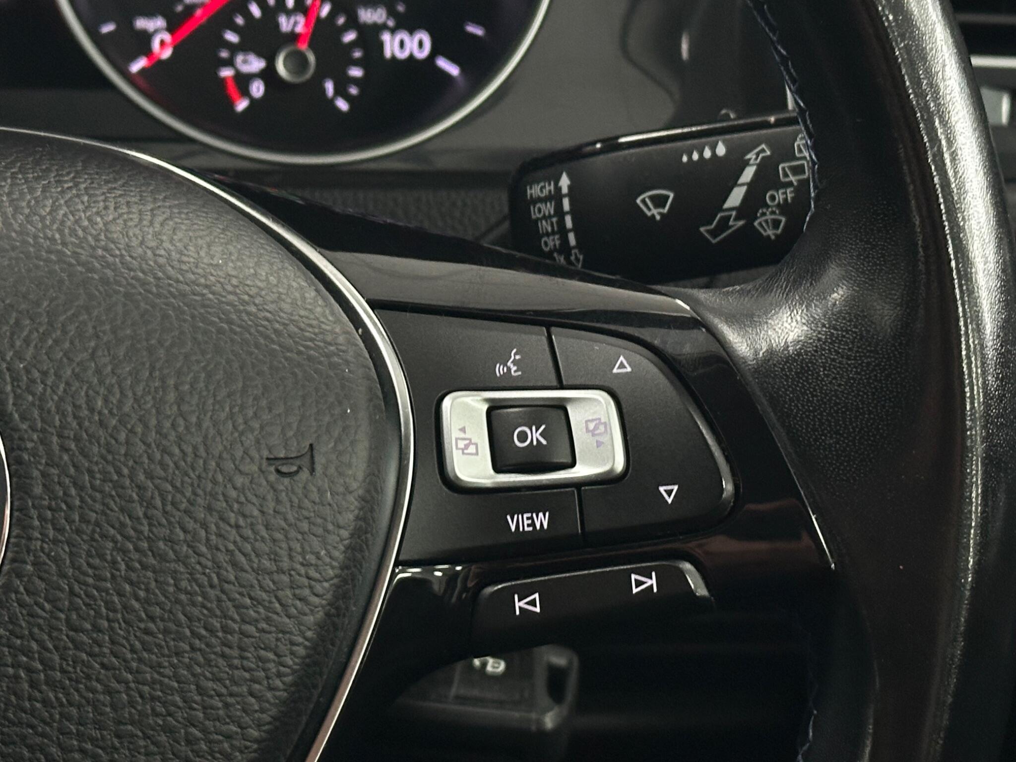 Volkswagen E-Golf view 25