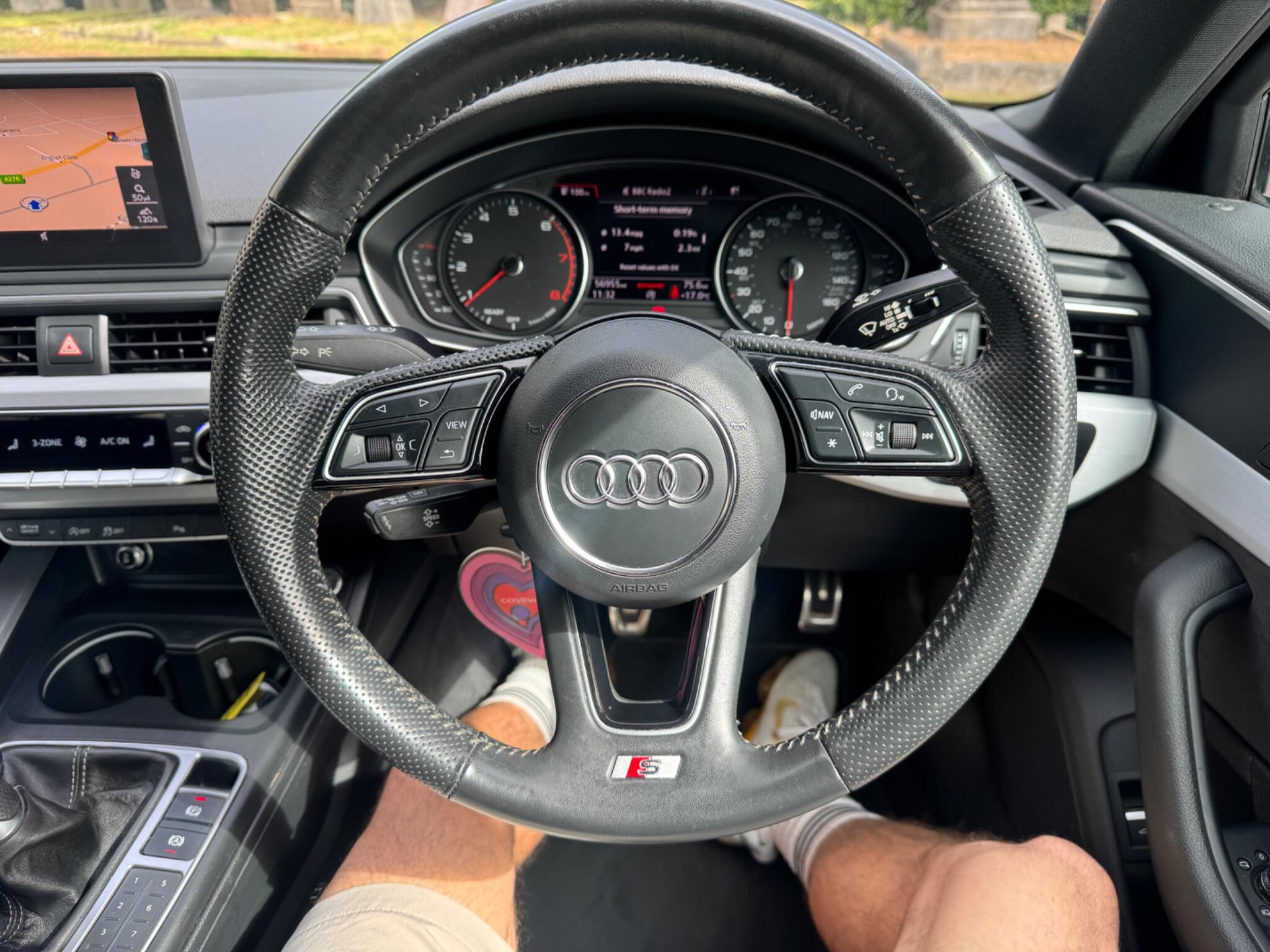 Audi A4 view 73