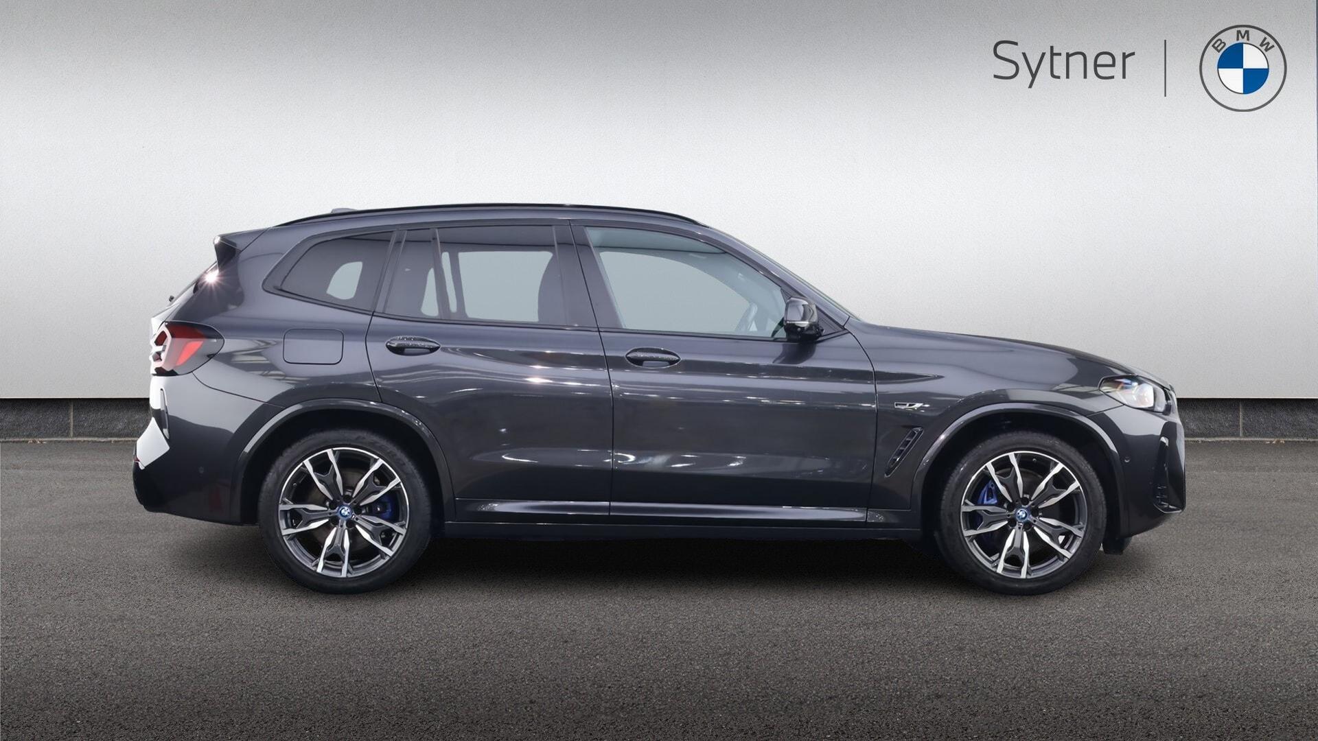BMW X3 view 3