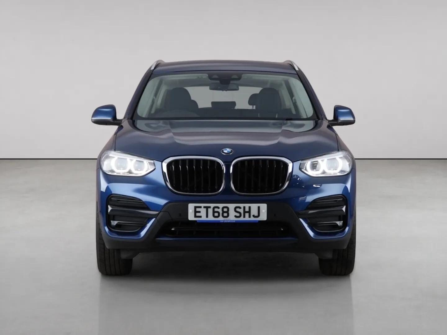 BMW X3 view 5