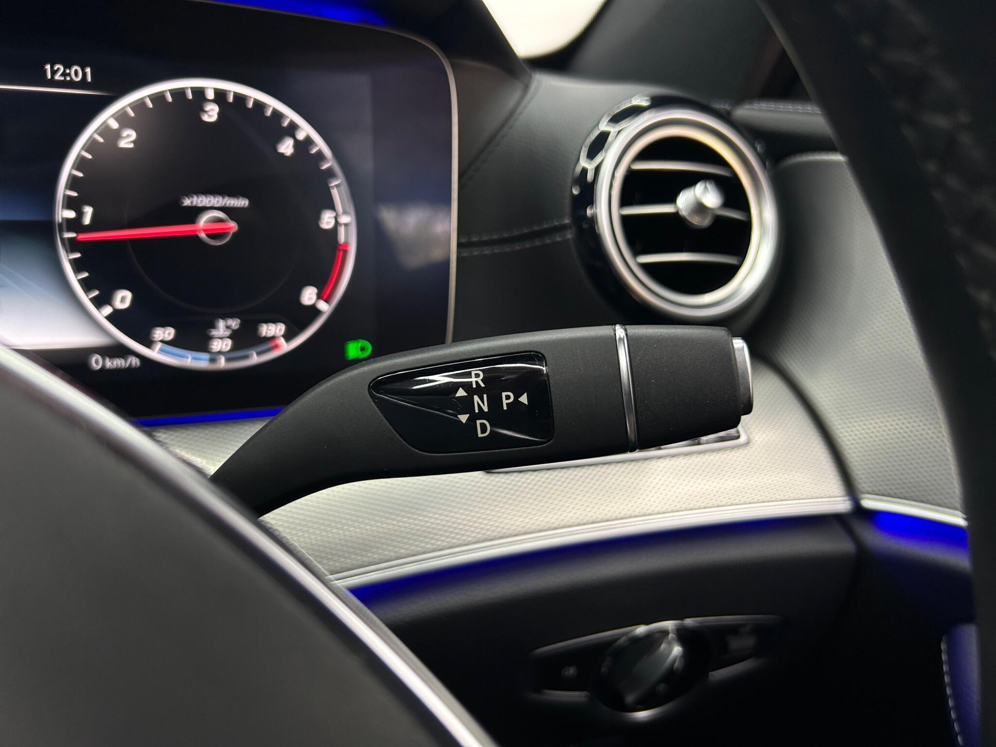 Mercedes-Benz E-Class view 19