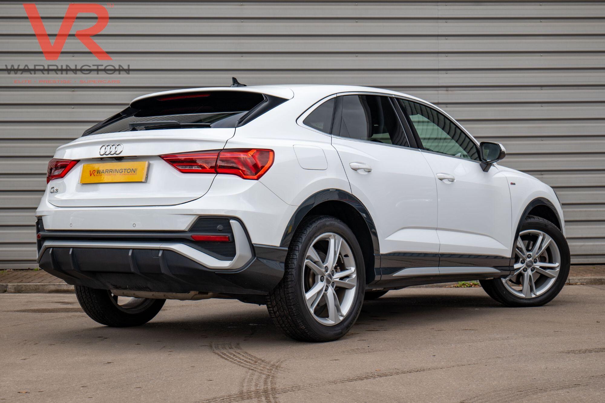 Audi Q3 view 20