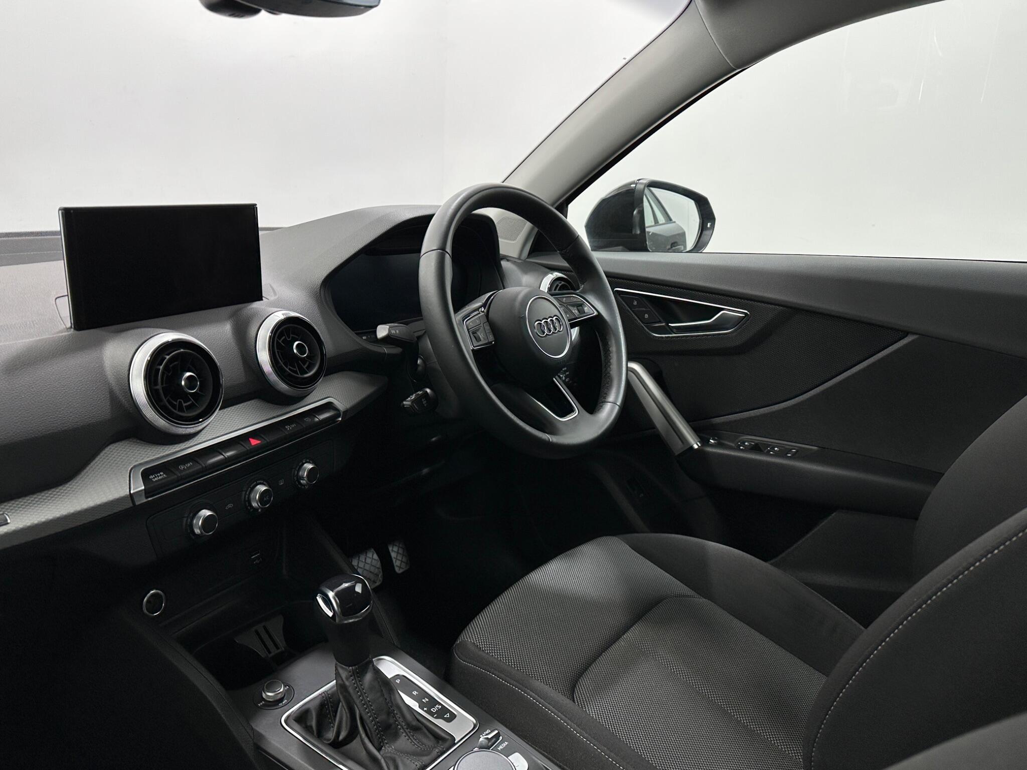 Audi Q2 view 31