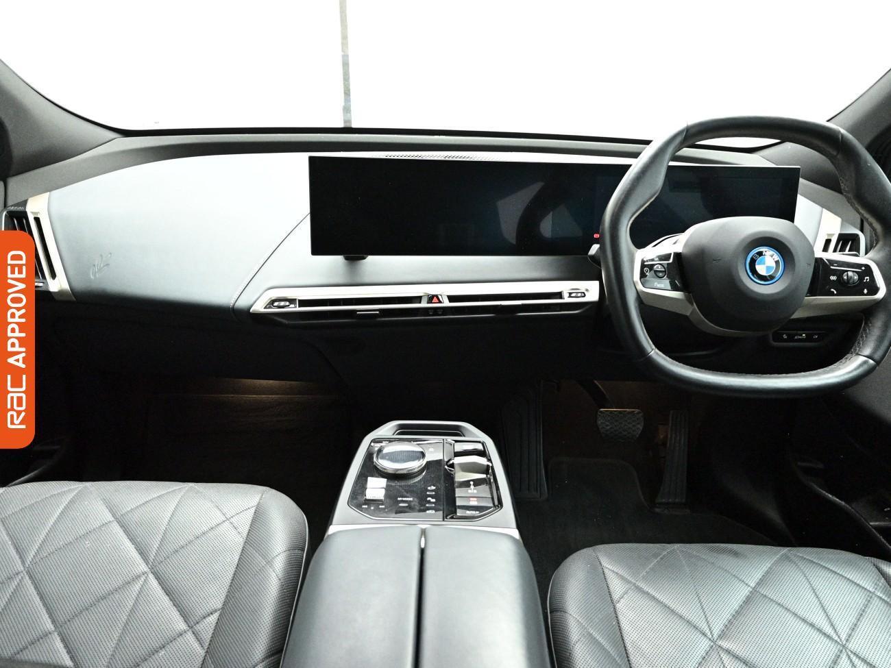 BMW Ix view 2