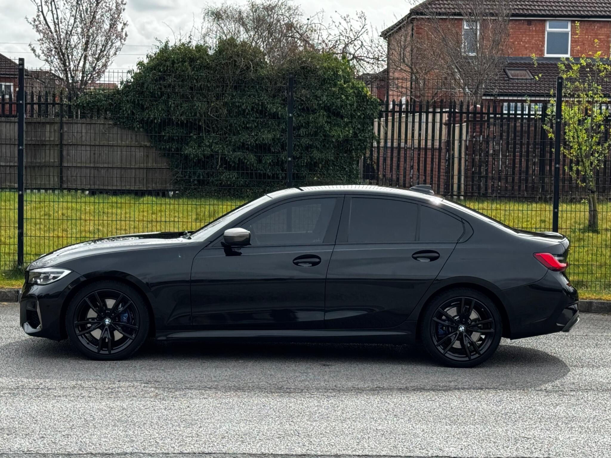 BMW 3 Series view 14