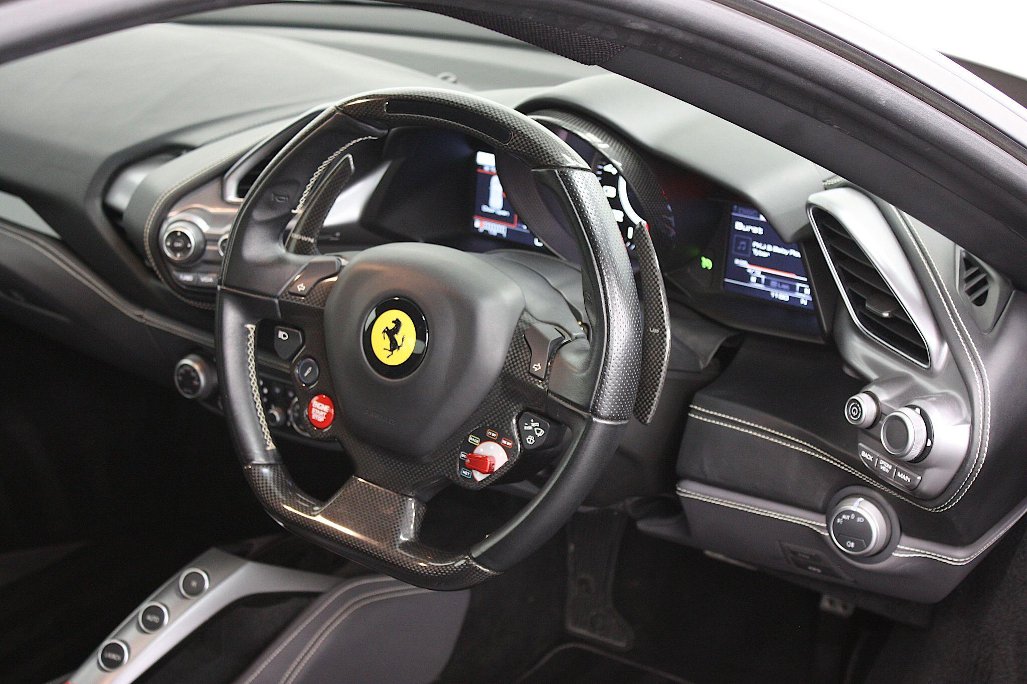 Ferrari 488 view 23
