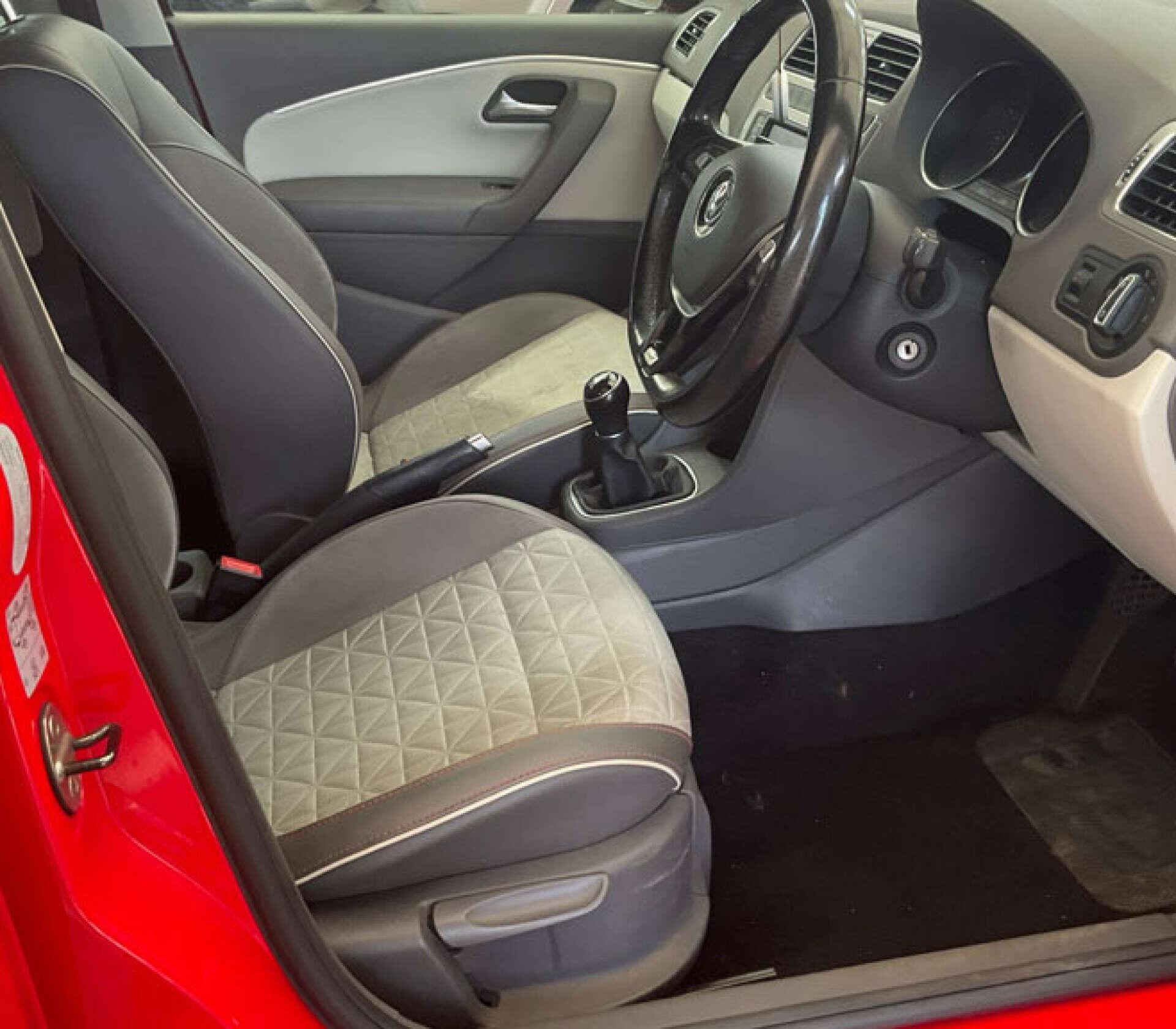 Volkswagen Polo view 4