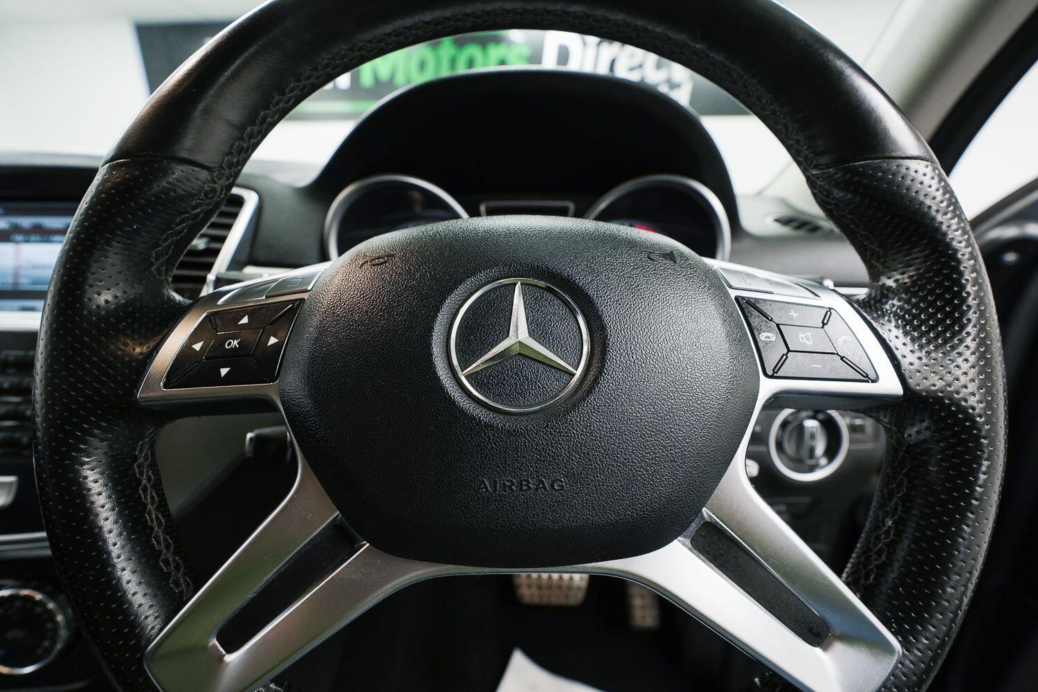 Mercedes-Benz M Class view 24