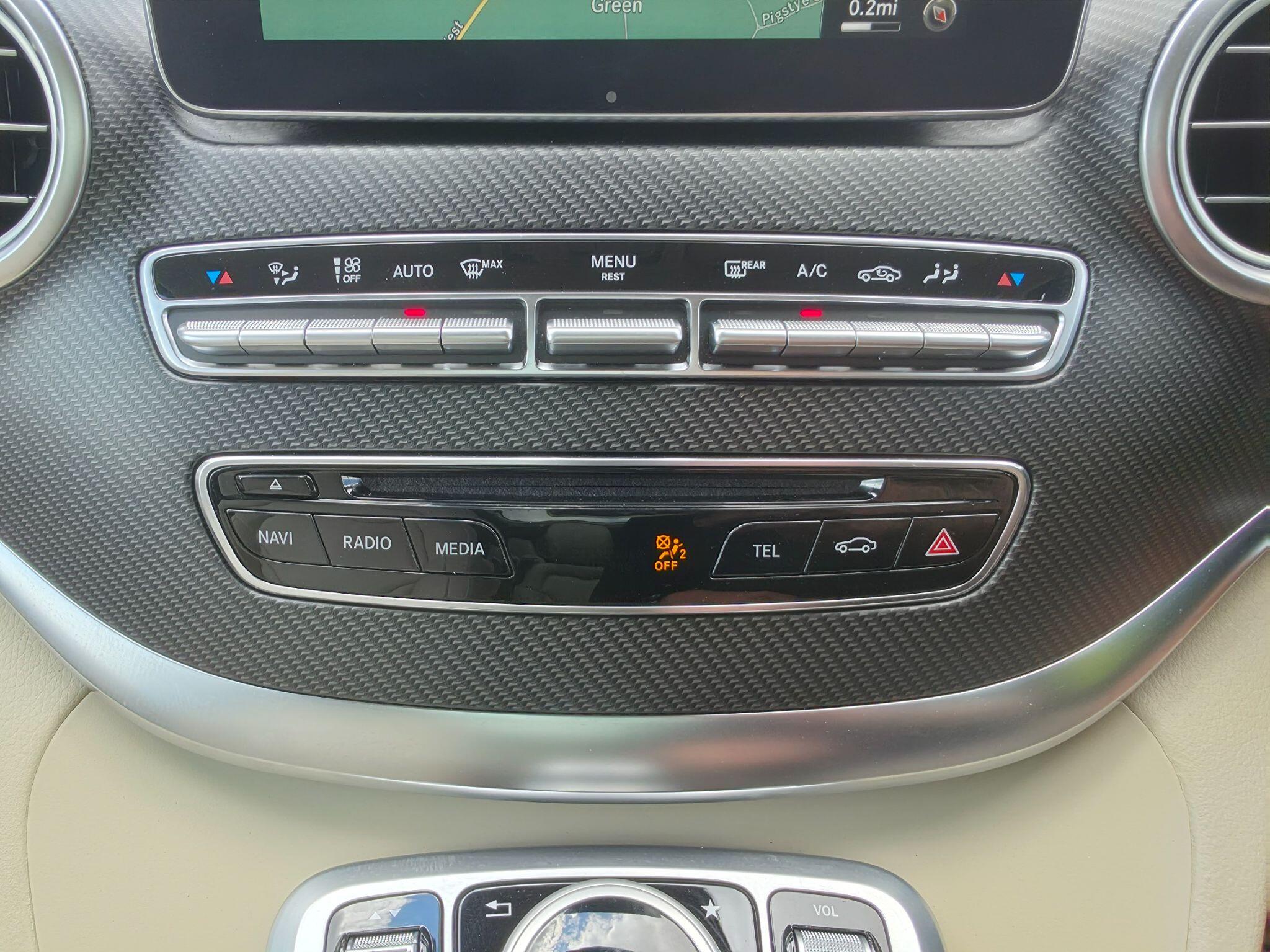 Mercedes-Benz V Class view 24