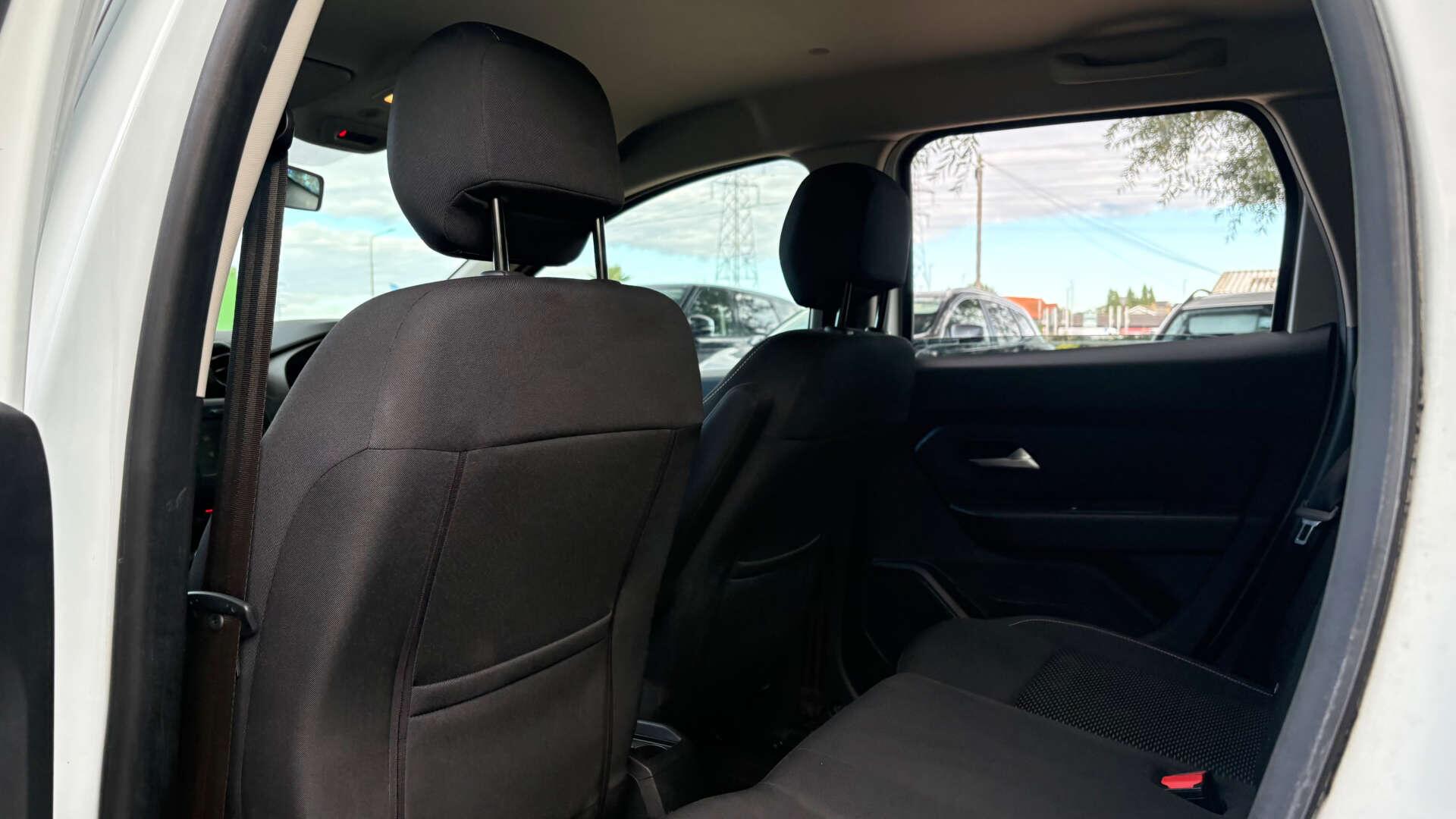 Dacia Duster view 13