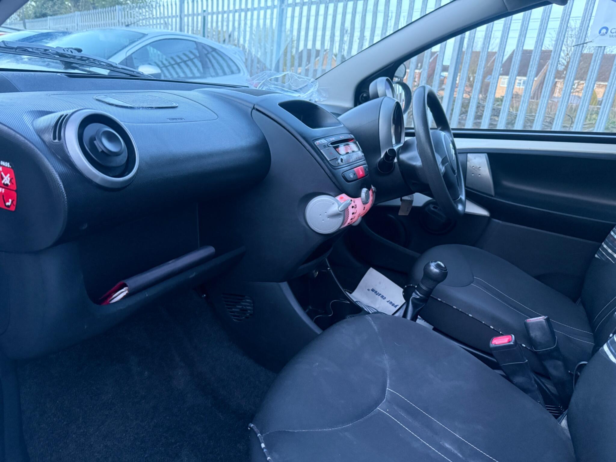 2013 Citroen C1 image 22
