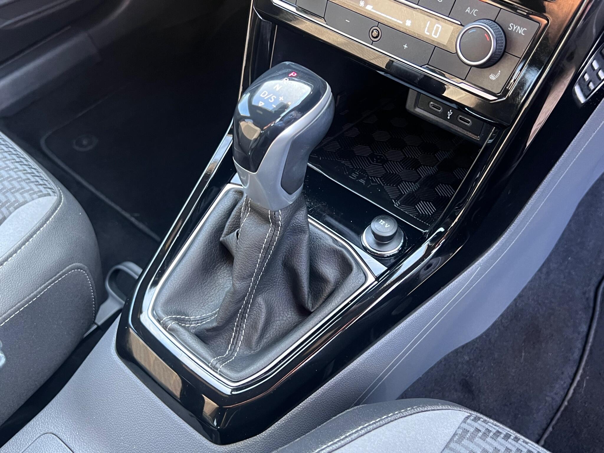 Volkswagen T-Cross view 29