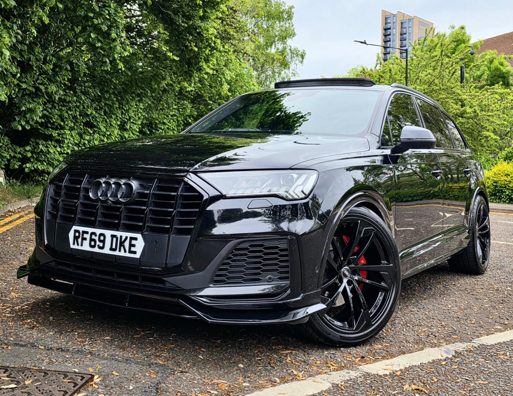 Audi Q7 view 17