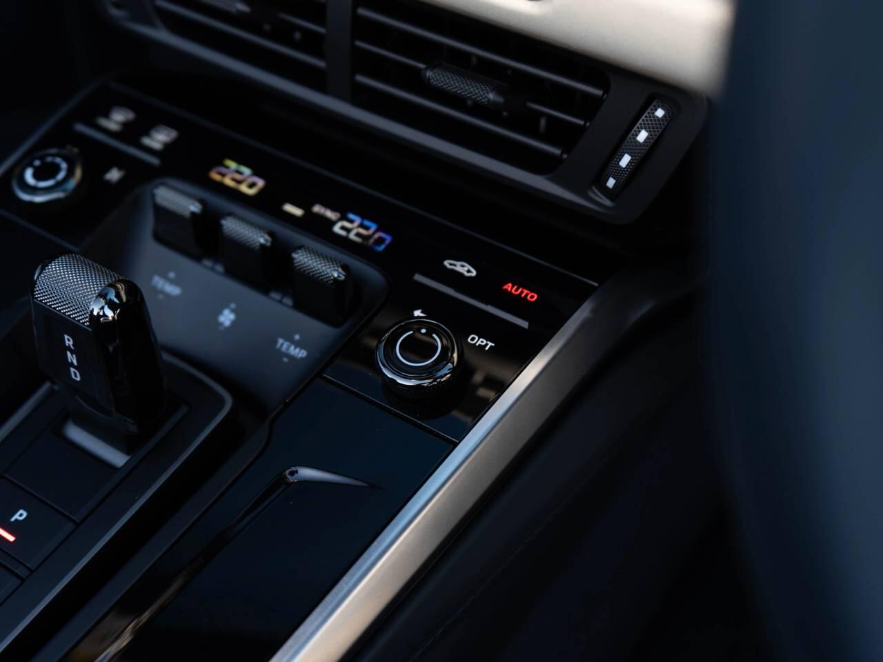 Porsche 911 view 26