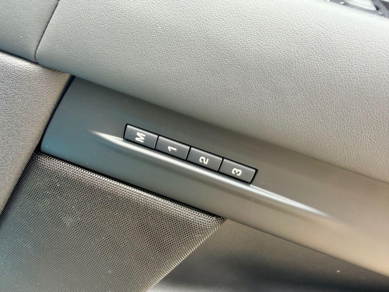 Land Rover Range Rover Evoque view 36