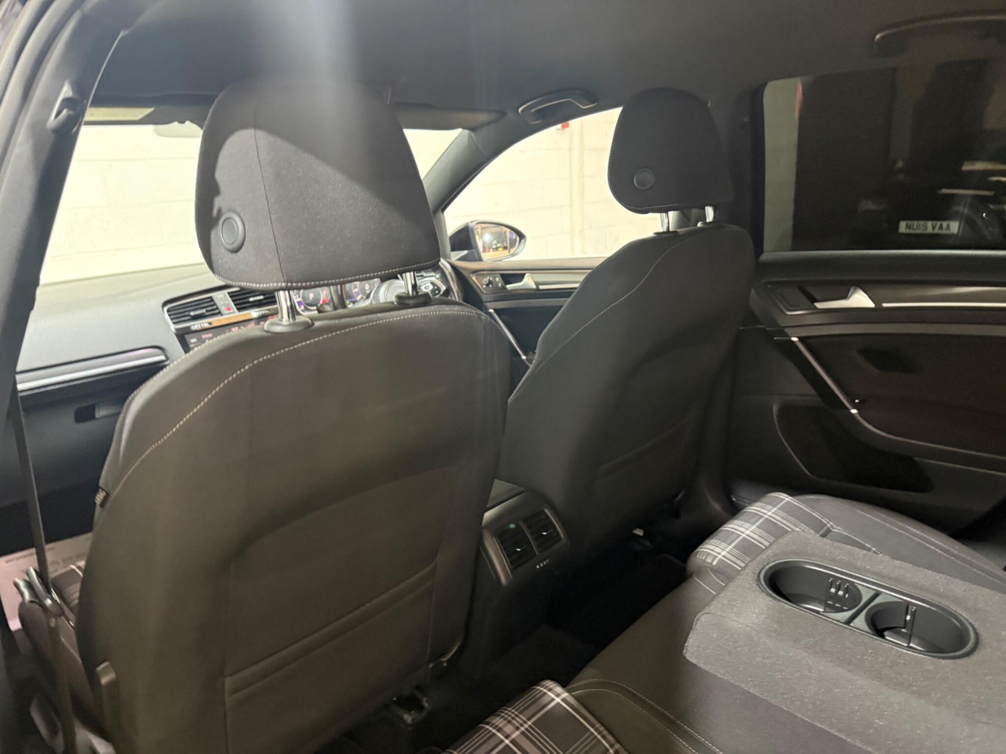 Volkswagen Golf view 25
