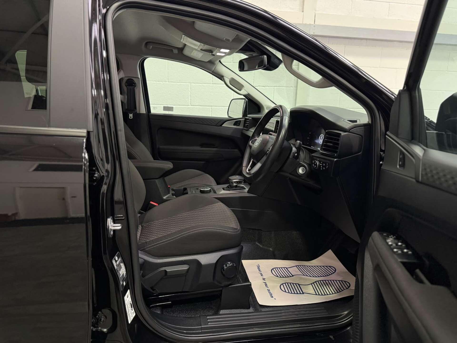 Volkswagen Amarok view 16