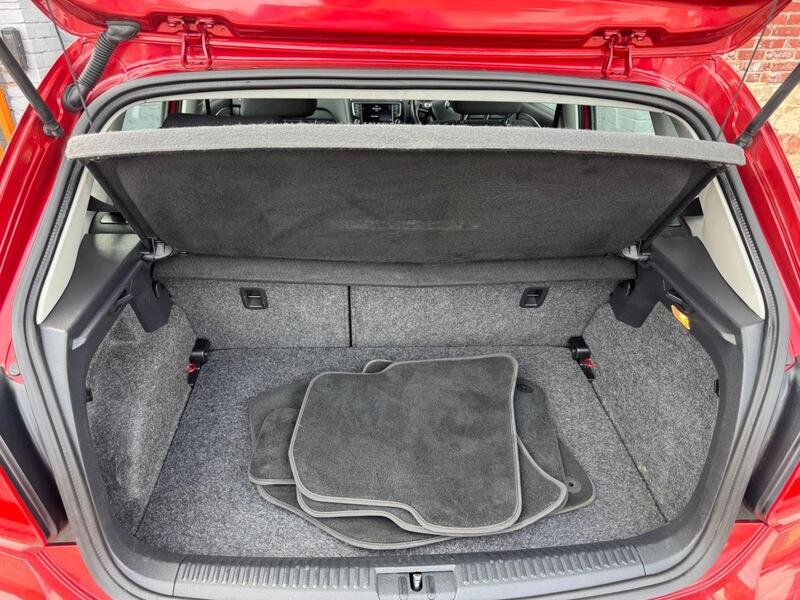 Volkswagen Polo view 14