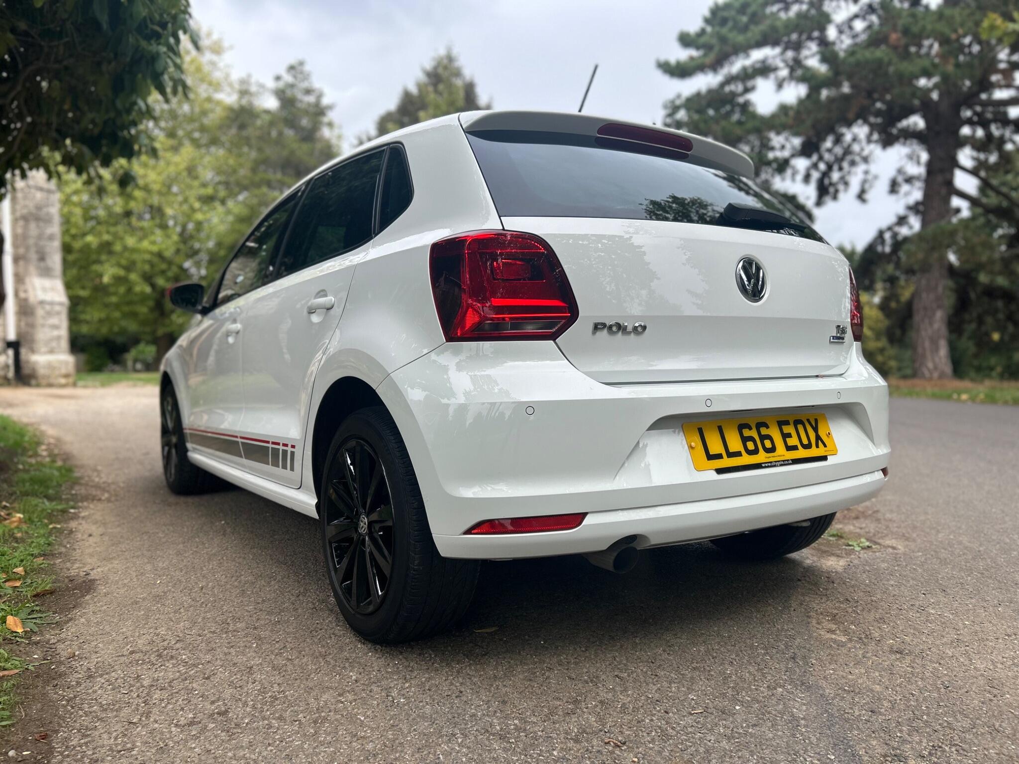 Volkswagen Polo view 2