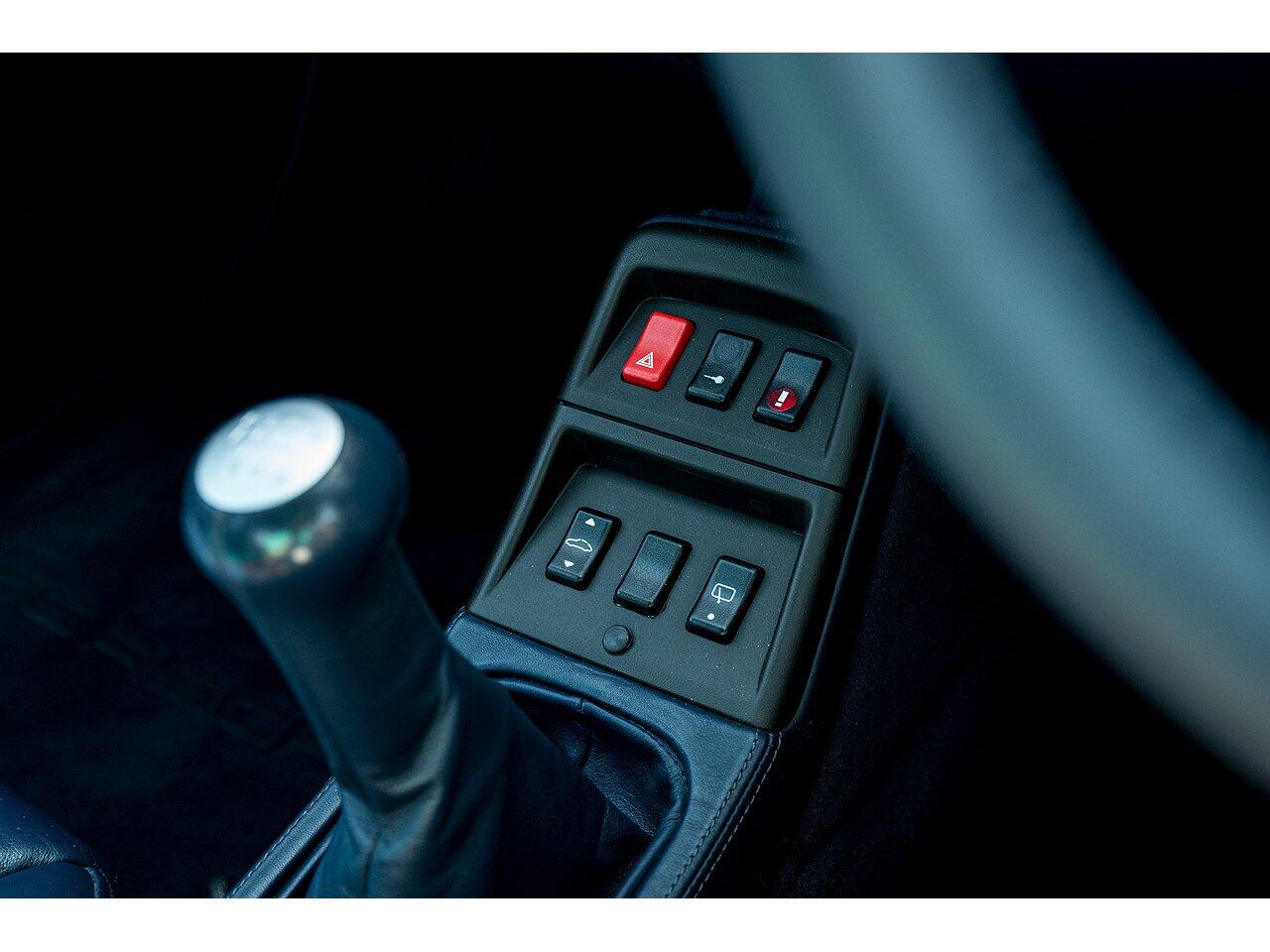 Porsche 911 view 36