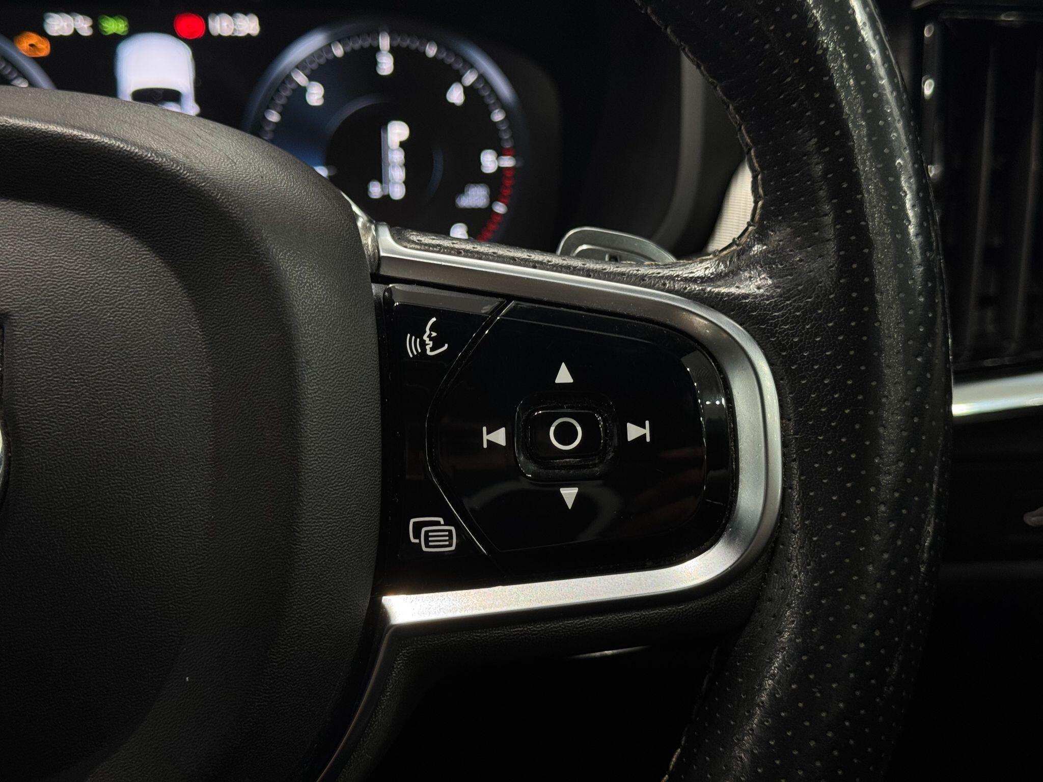 Volvo S90 view 44